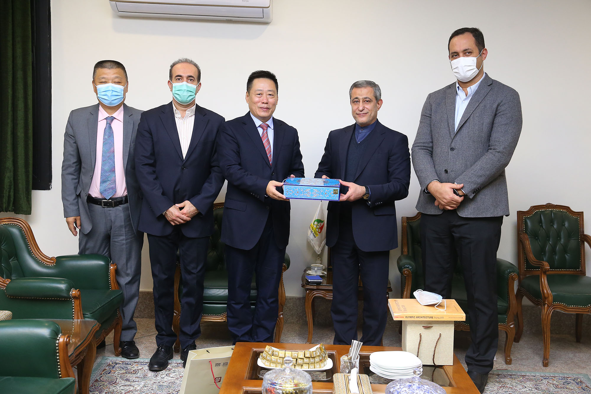 دیدار دبیرکل کمیته ملی المپیک با مسوولان سفارت چین در ایران 7