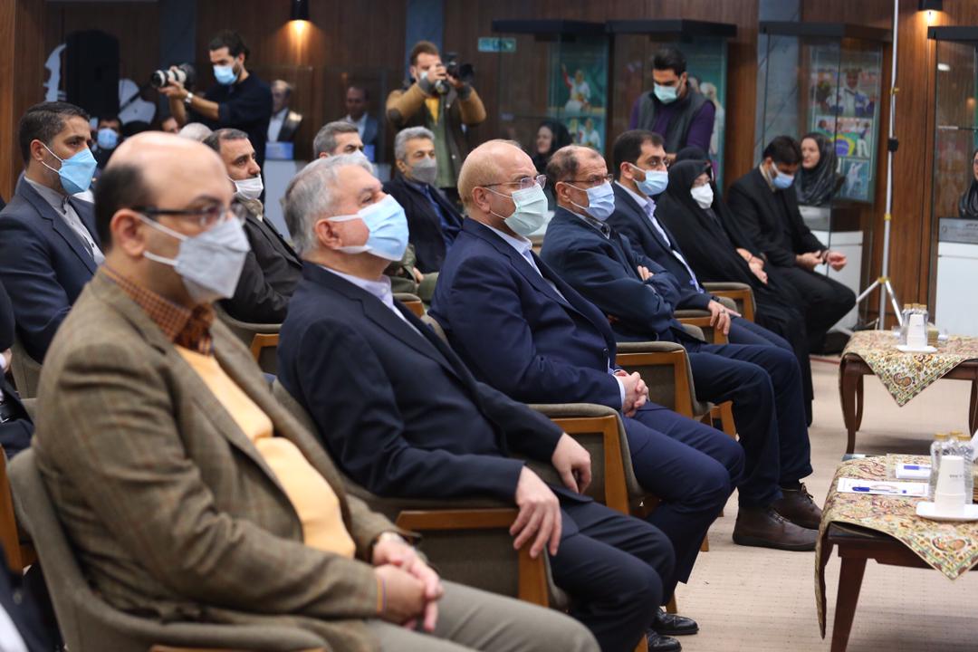 رونمایی از سردیس قهرمانان با حضور دکتر قالیباف