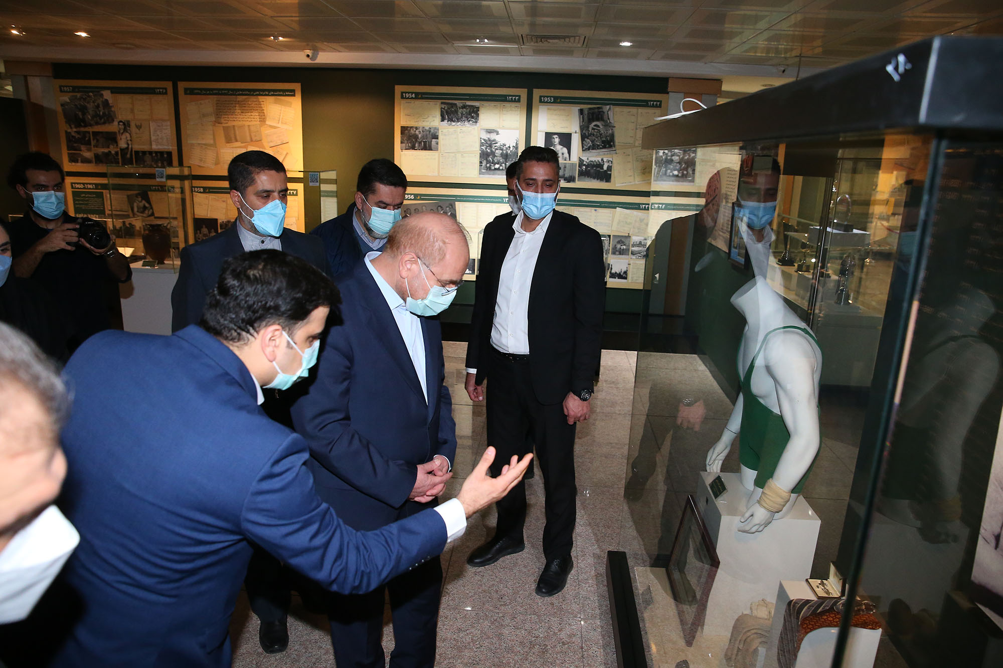 مراسم رونمایی از تندیس قهرمانان ورزش کشور با حضور رییس مجلس شورای اسلامی 19