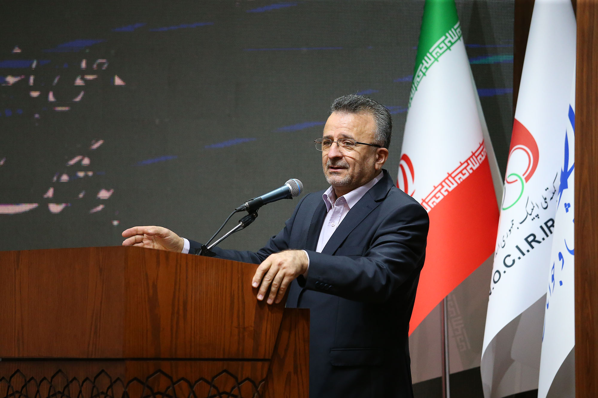 مراسم رونمایی از تندیس قهرمانان ورزش کشور با حضور رییس مجلس شورای اسلامی 33