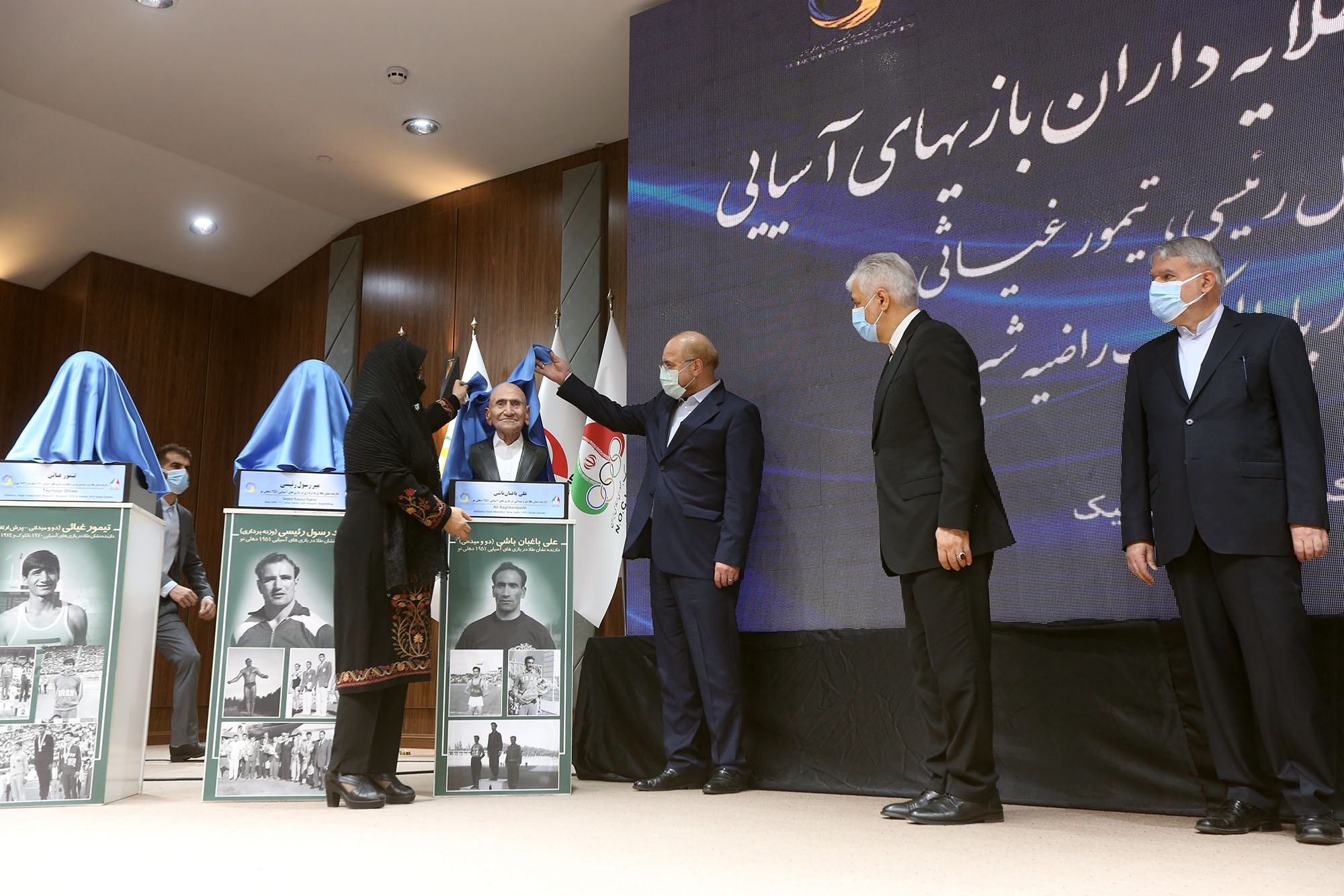 مراسم رونمایی از تندیس قهرمانان ورزش کشور با حضور رییس مجلس شورای اسلامی 48