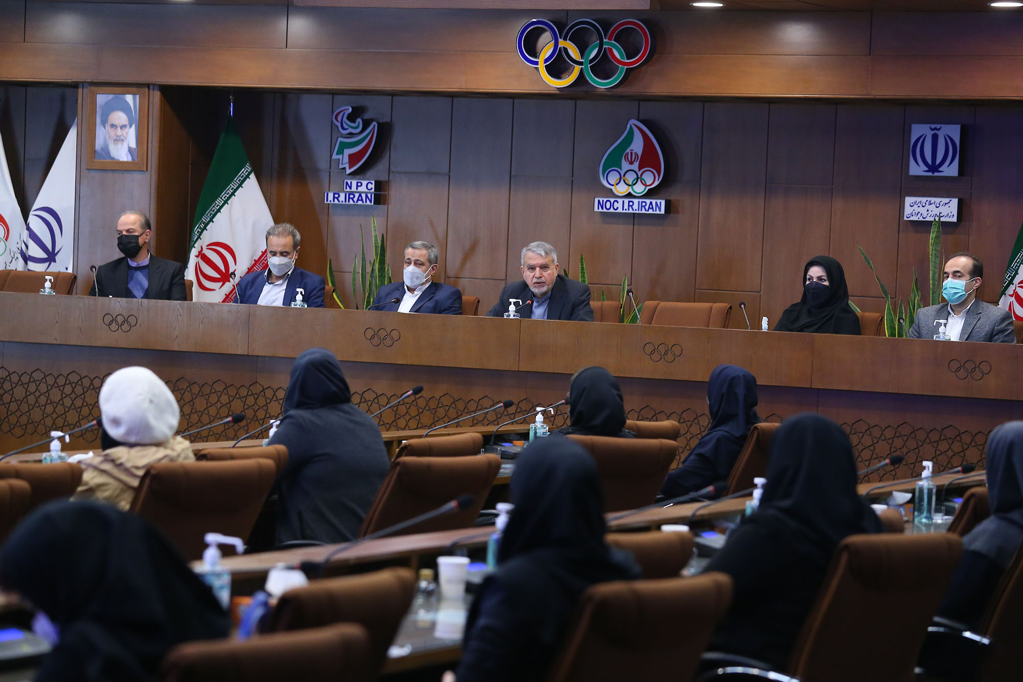 نشست صمیمی ریاست کمیته المپیک با پرسنل کمیته 6