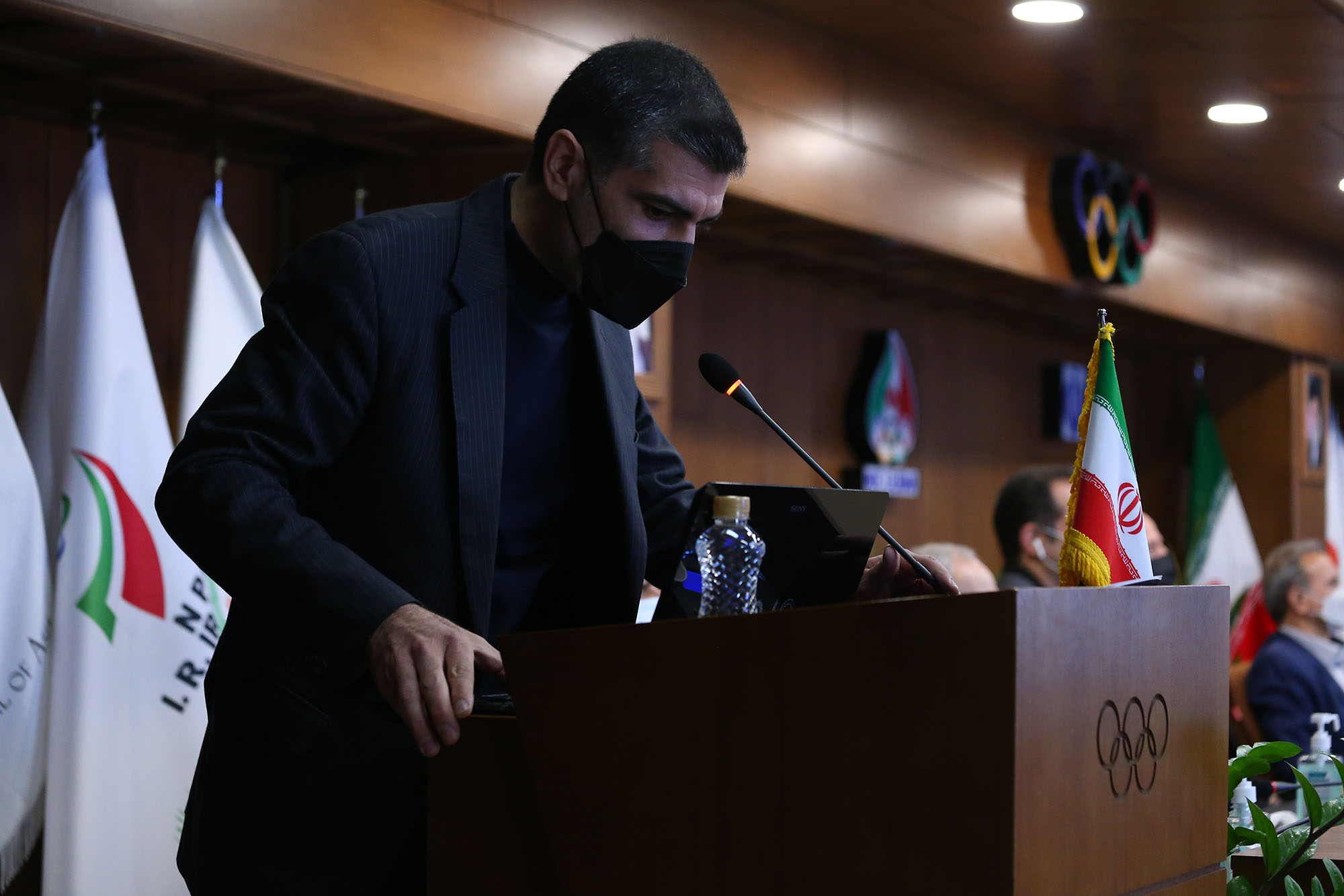 نشست صمیمی ریاست کمیته المپیک با پرسنل کمیته 18