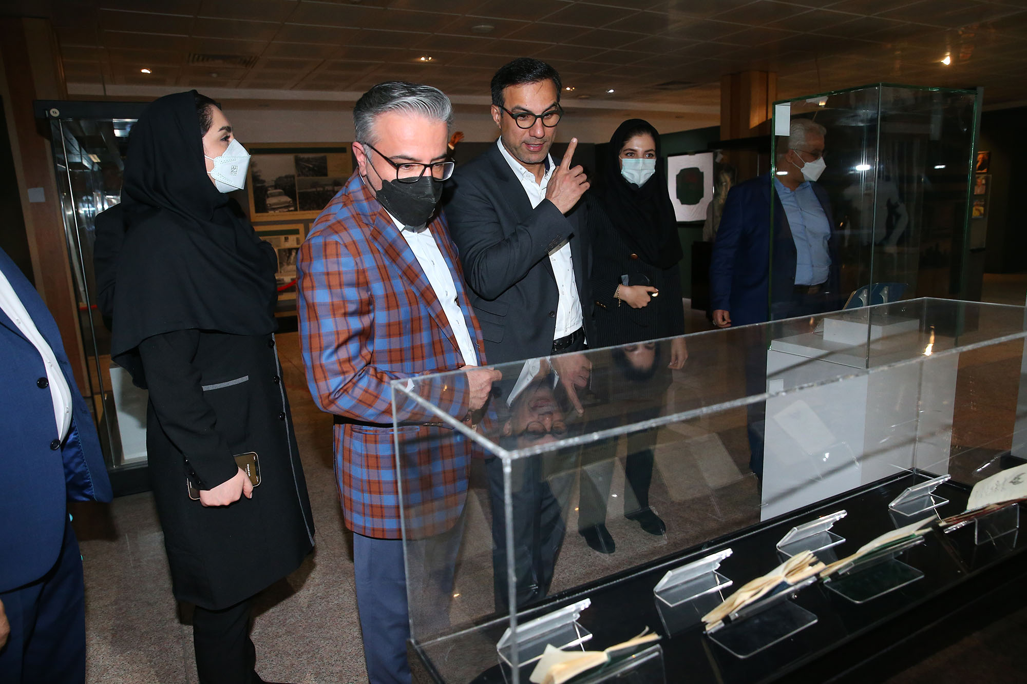 بازدید ریاست اتاق بازرگانی ایران و قطر از موزه ملی ورزش 7