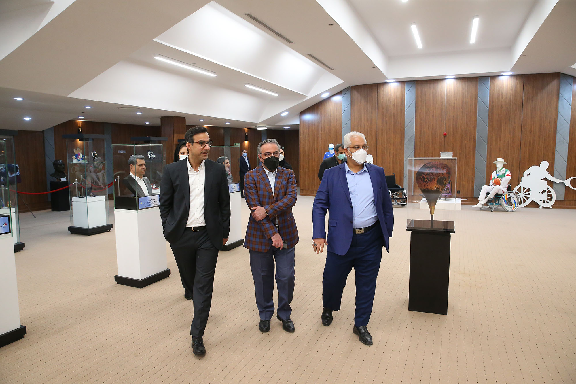 بازدید ریاست اتاق بازرگانی ایران و قطر از موزه ملی ورزش 11