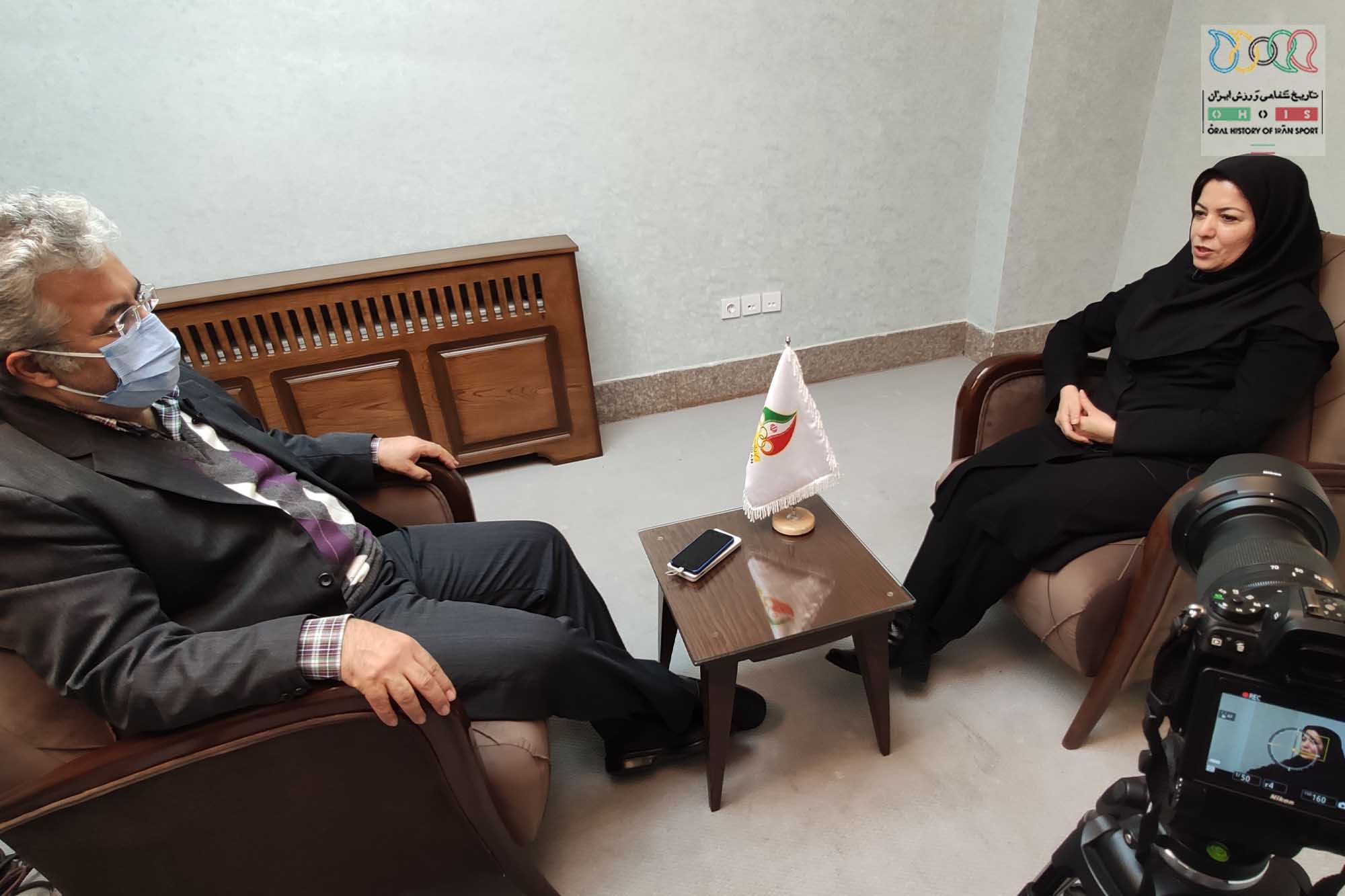 ناهید کریمی