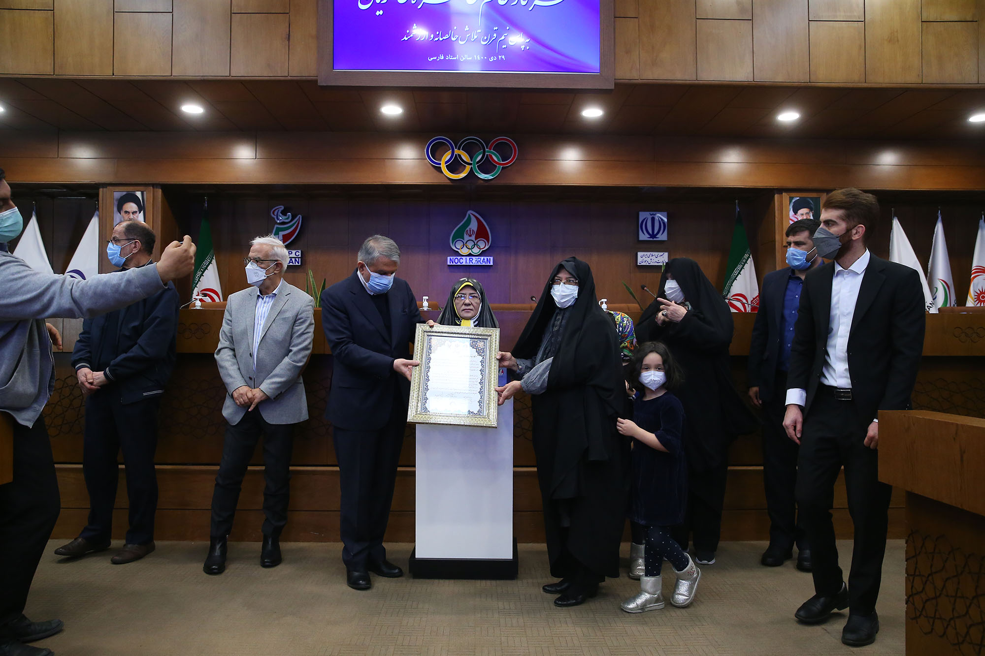 مراسم نکوداشت خانم طاهره طاهریان 34