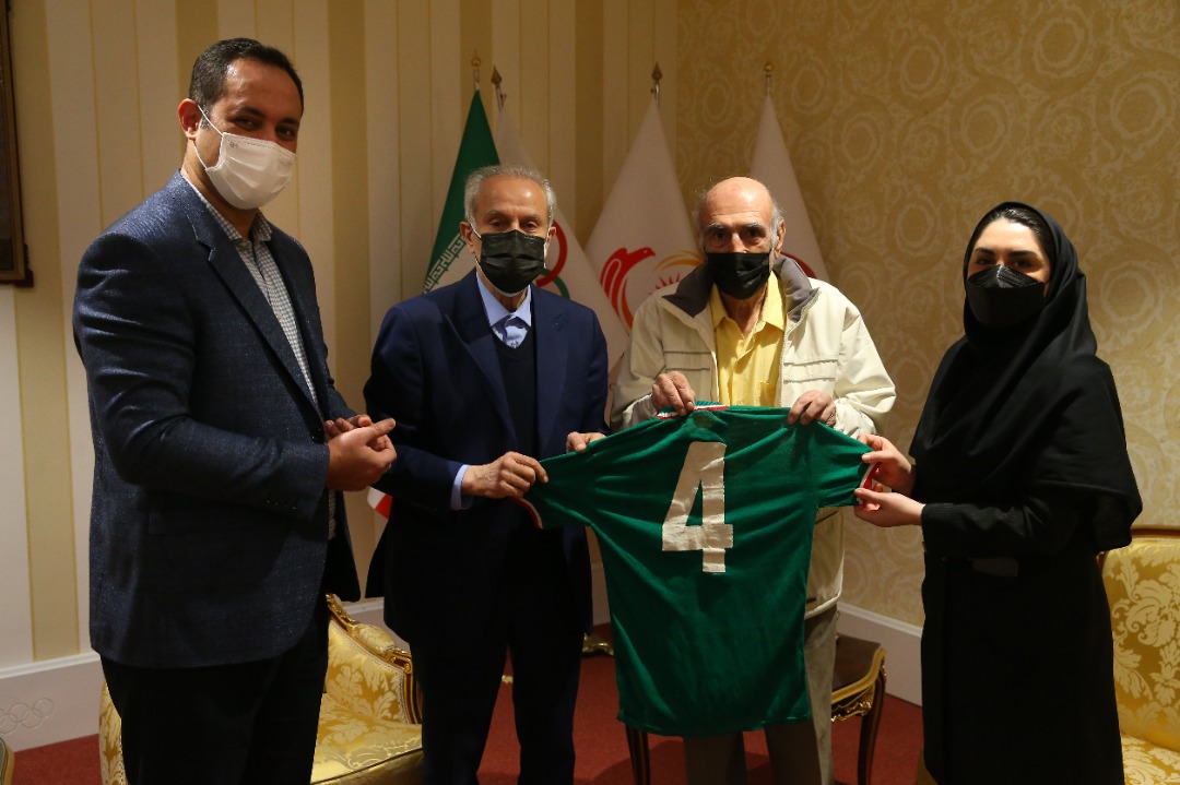 اهداء به موزه ملی ورزش