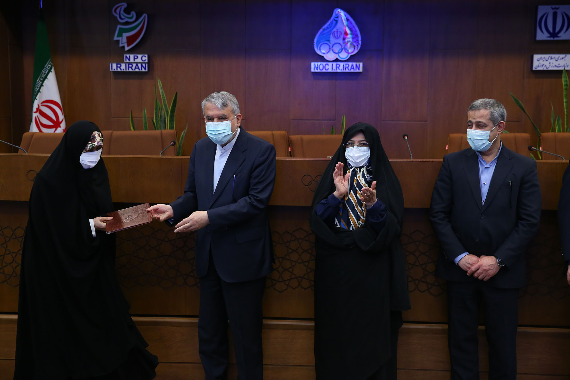 مراسم تقدیر از بازنشستگان کمیته و آکادمی ملی المپیک 32