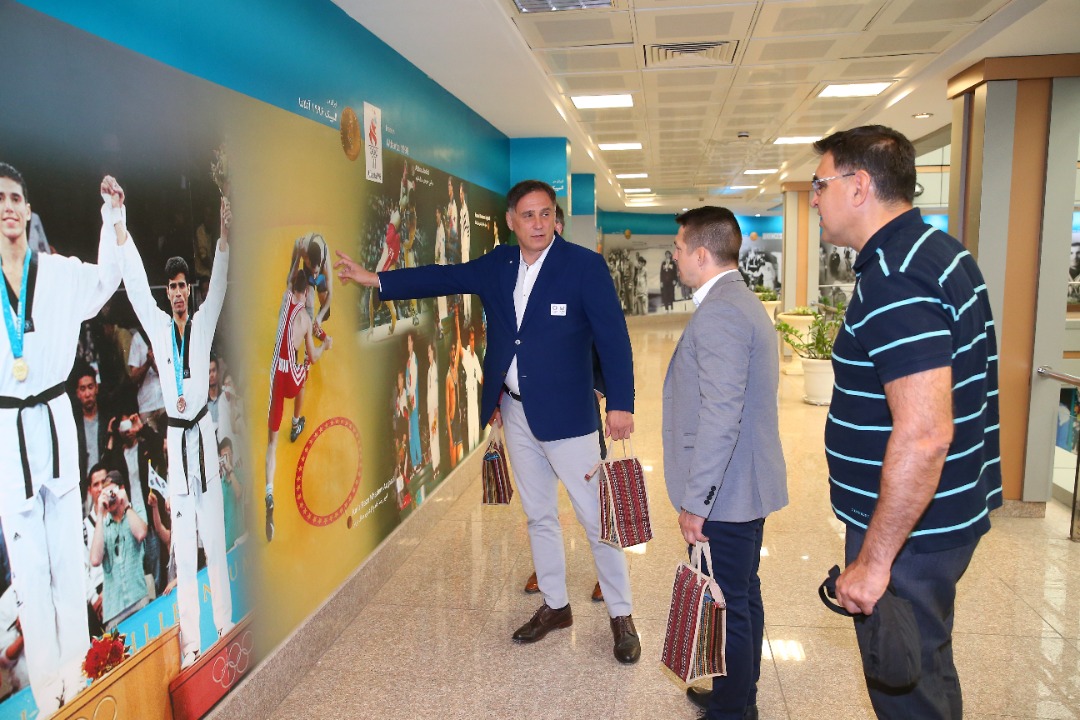 حضور پیتر باچا عضو مجارستانی هیئت رئیسه اتحادیه جهانی کشتی در کمیته ملی المپیک و دیدار با رئیس کمیته