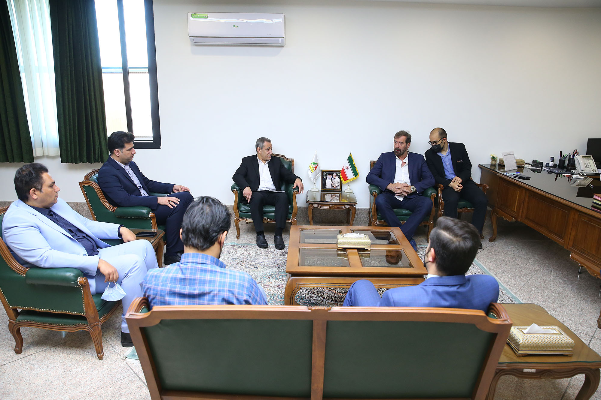 دیدار با سرمربی تیم ملی هندبال 1