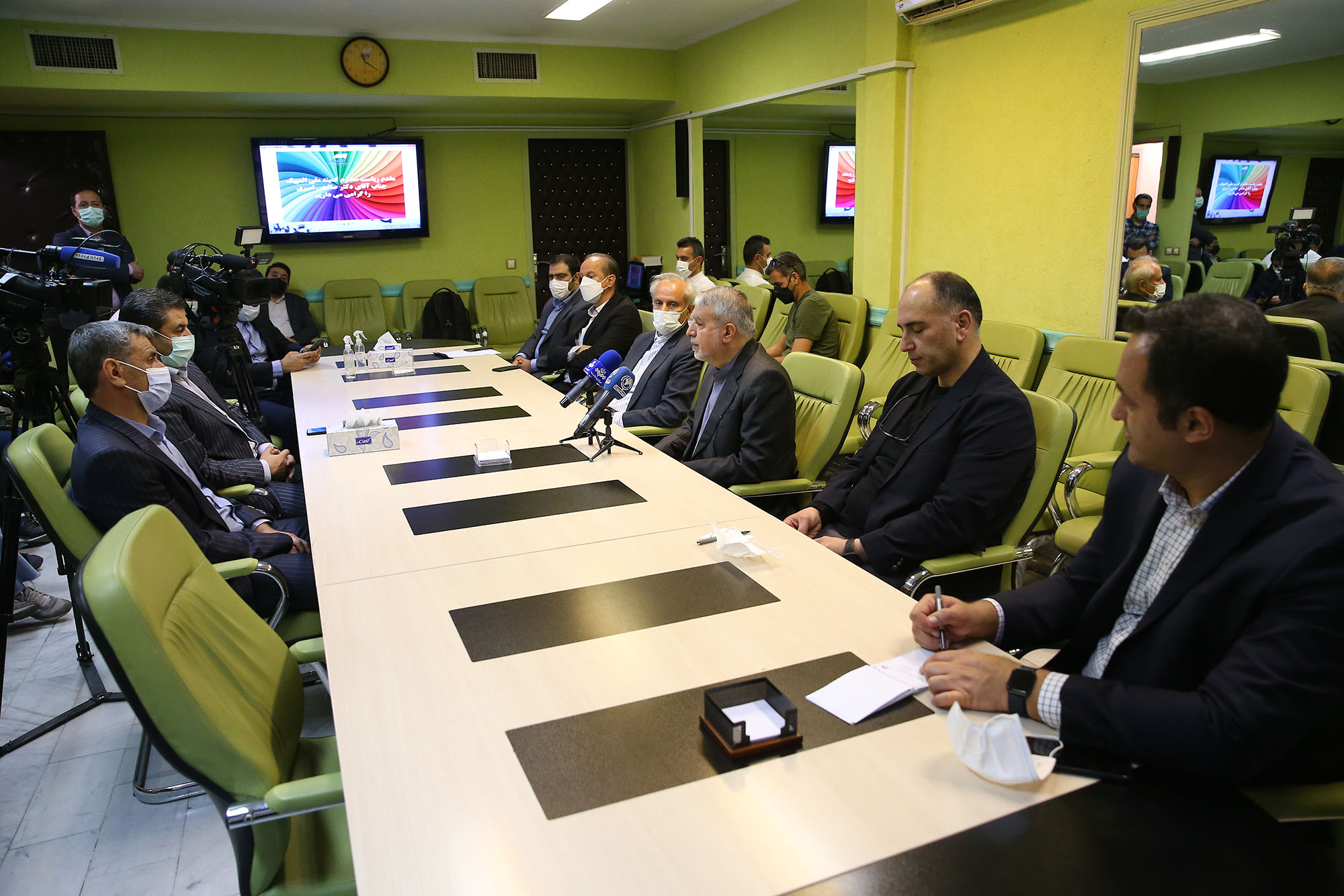 بازدید از فدراسیون بوکس، شنا،شیرجه و واترپولو و پزشکی 16