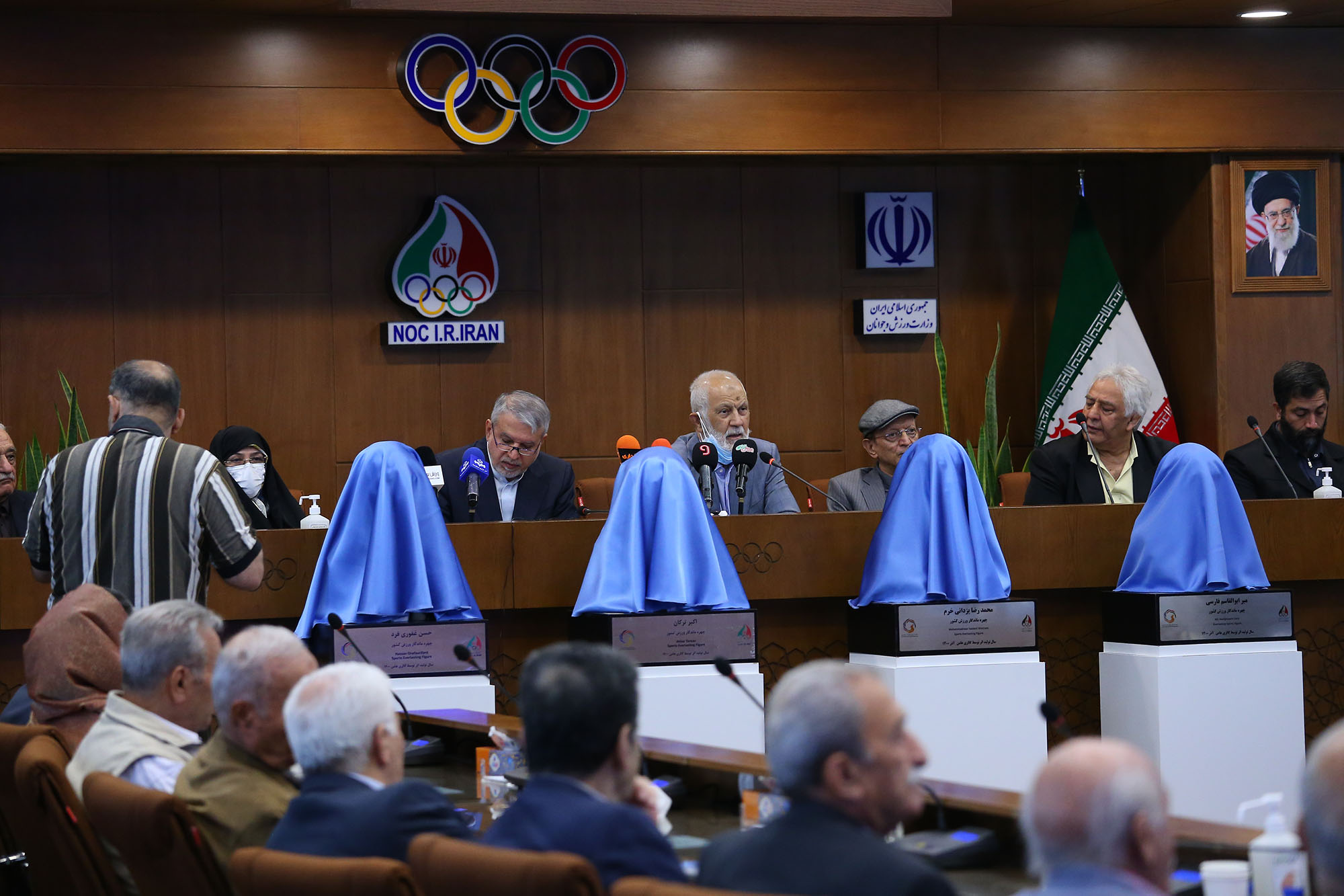 مراسم رونمایی از سردیس چهره های ماندگار ورزش ایران 14