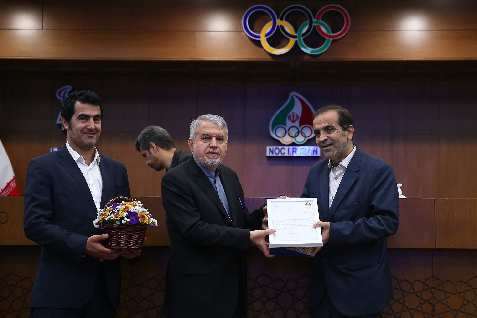 تجلیل از افتخارآفرینان کاروان اعزامی به بازی های المپیک ناشنوایان برزیل 8