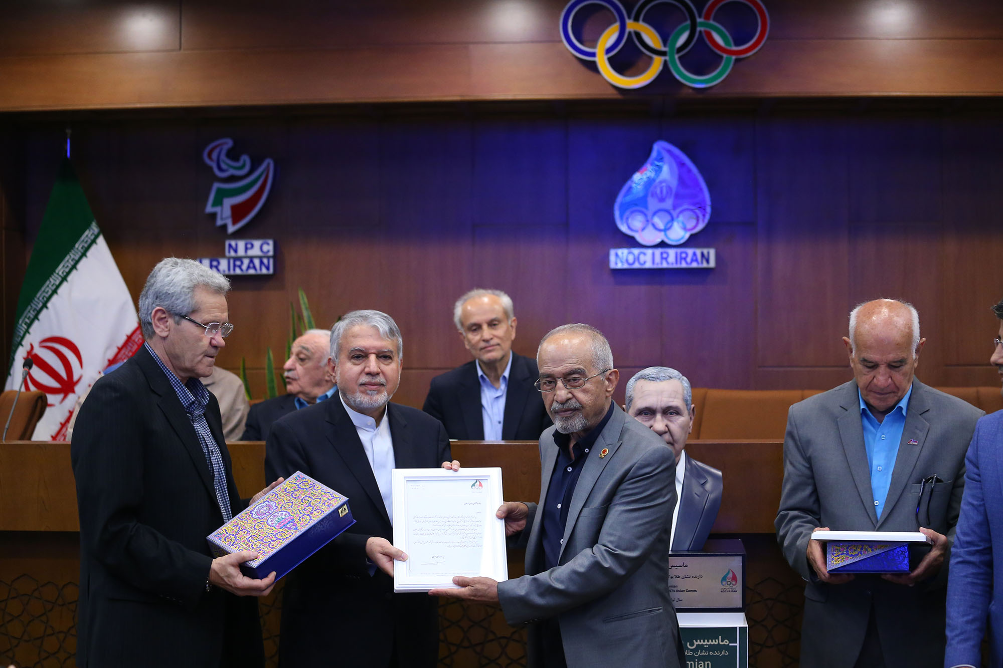 مراسم رونمایی از سردیس ماسیس هامبارسومیان 44