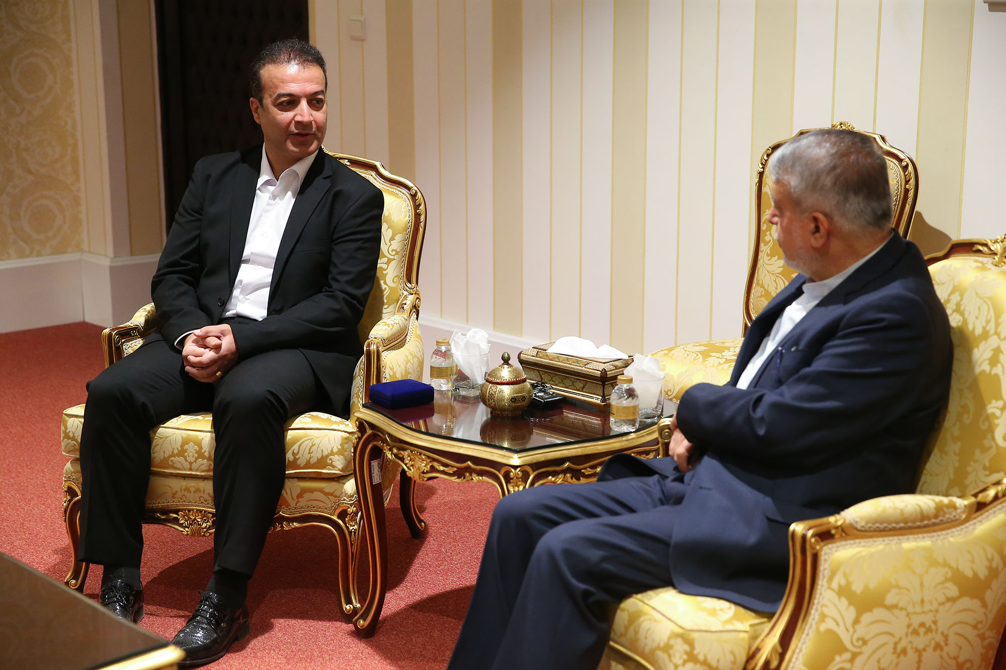 اهدا مدال طلای بازی های آسیایی هیروشیما توسط فریبرز عسگری  3