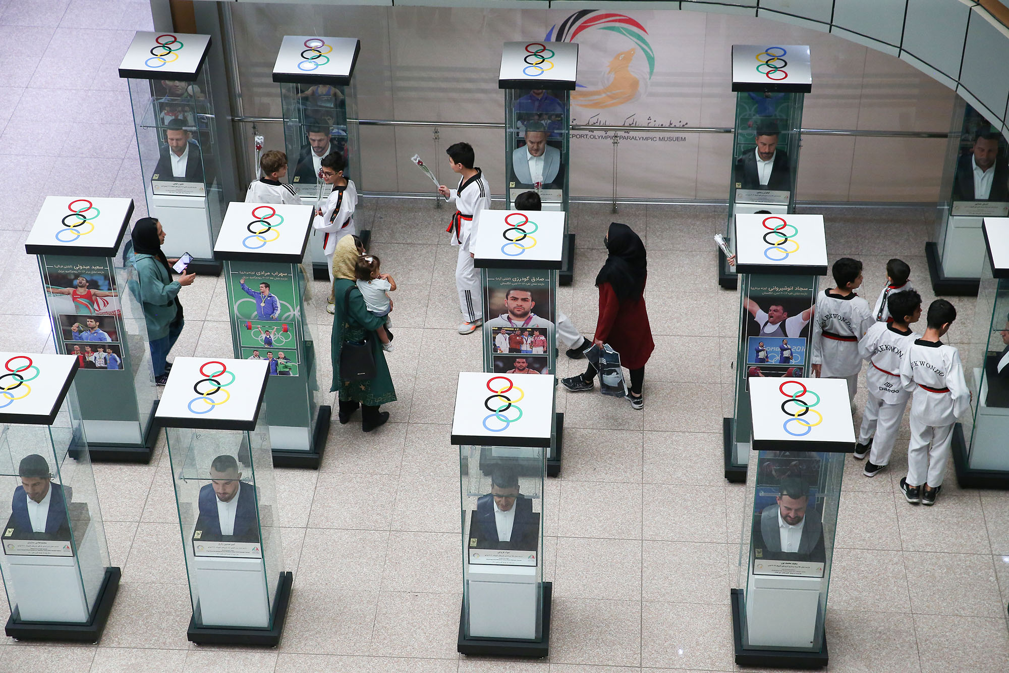 بازدید مسولان و ورزشکاران تکواندو استان تهران از موزه ملی ورزش، المپیک و پارالمپیک 1