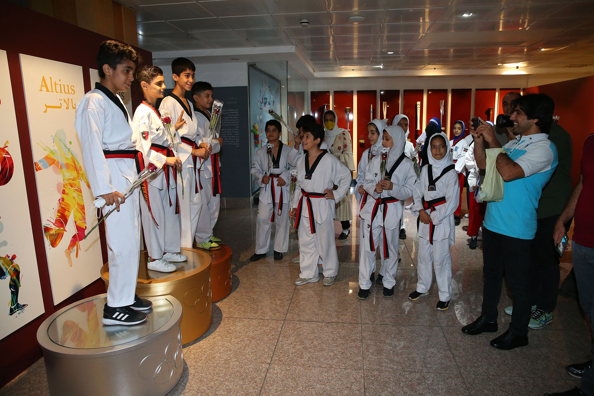 بازدید مسولان و ورزشکاران تکواندو استان تهران از موزه ملی ورزش، المپیک و پارالمپیک 6