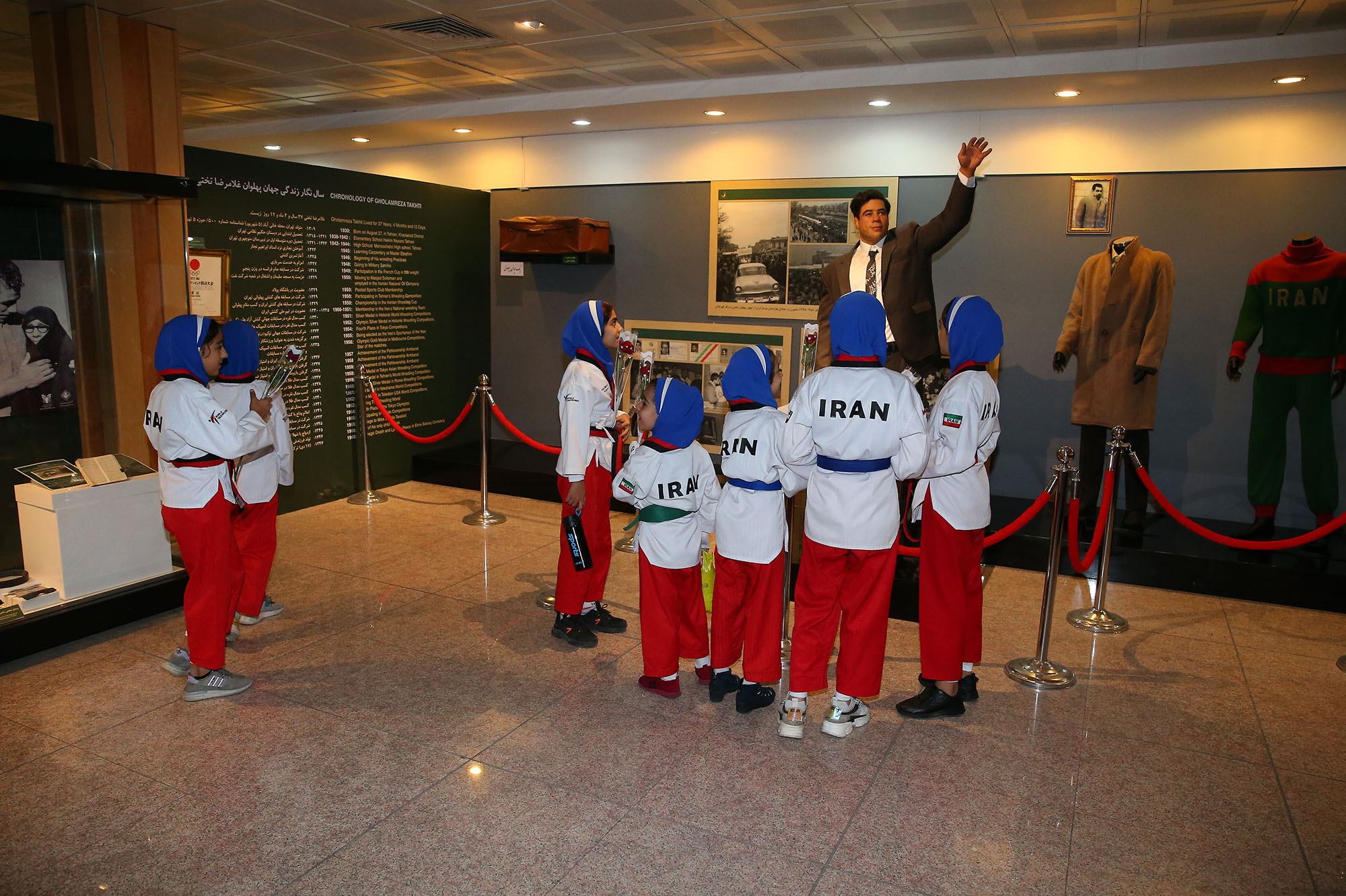 بازدید مسولان و ورزشکاران تکواندو استان تهران از موزه ملی ورزش، المپیک و پارالمپیک 18