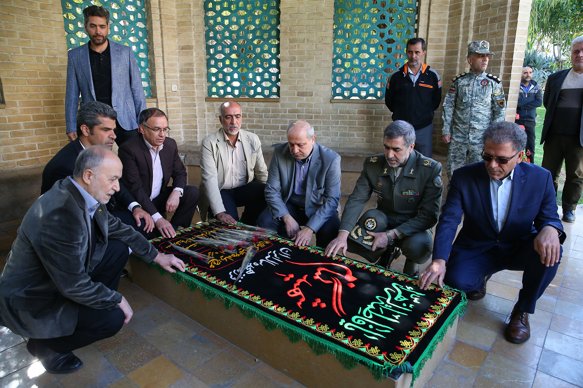 مراسم رونمایی از نشان شهدای مدافع حرم در فدراسیون تکواندو 3