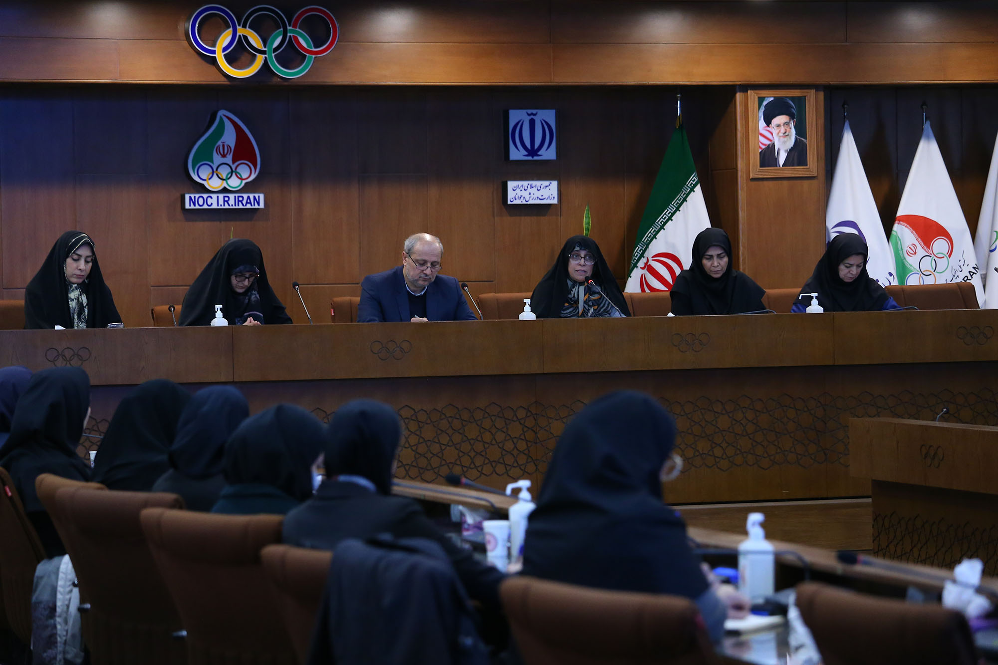 دوره مدیریت و رهبری در ورزش زنان 5