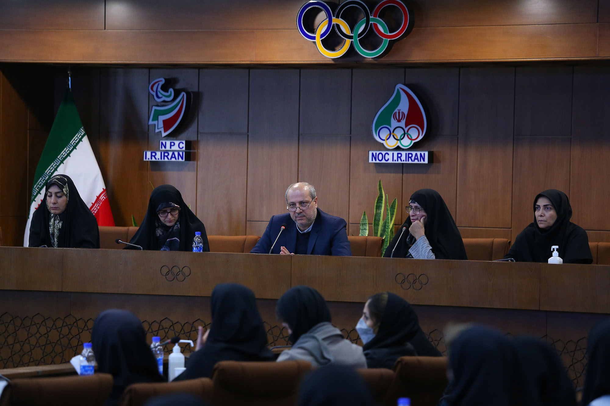 دوره مدیریت و رهبری در ورزش زنان 15