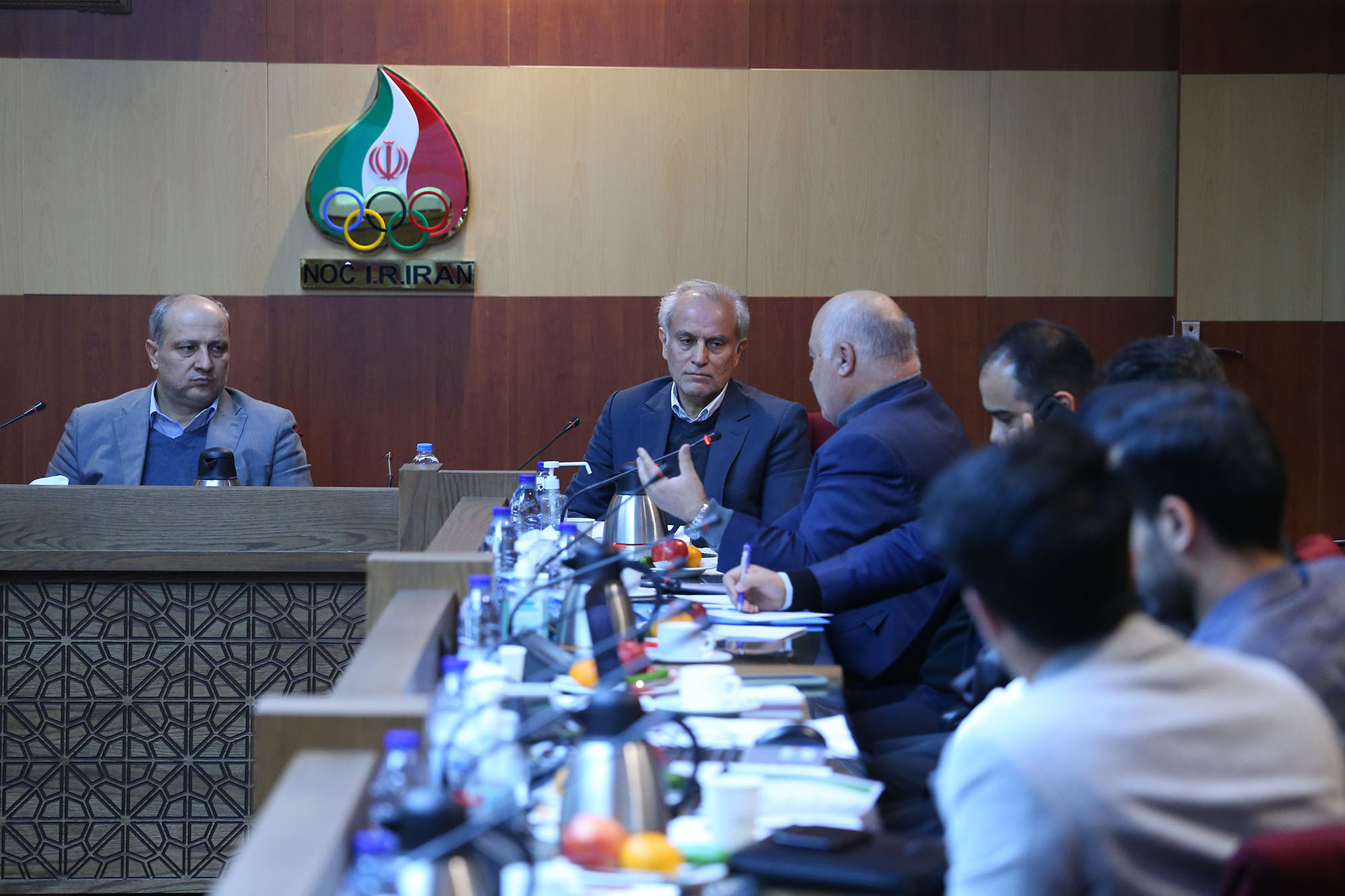 جلسات دی ماه 9