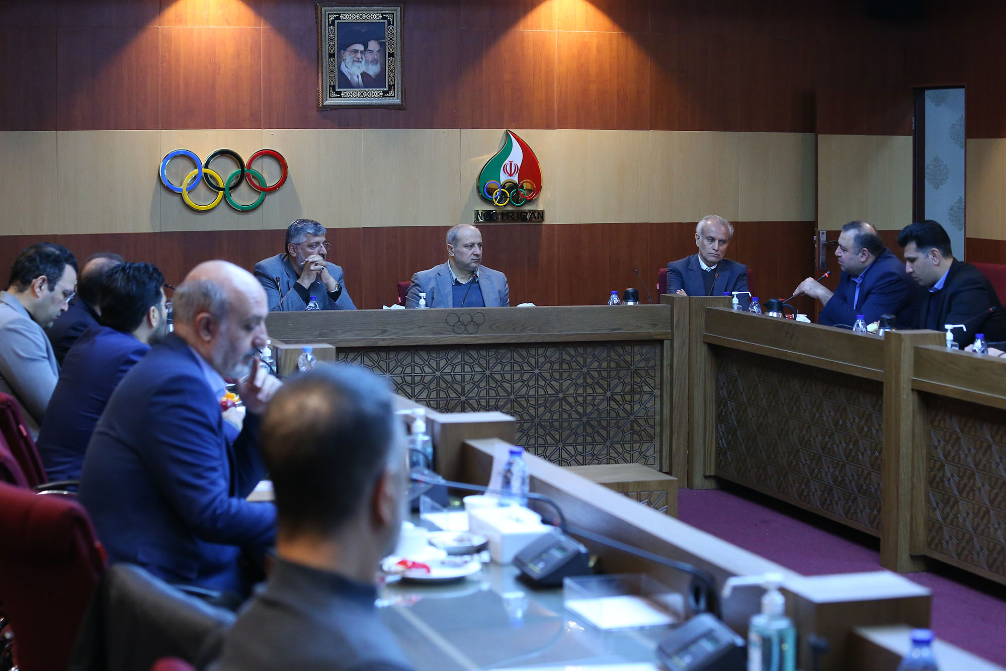 جلسات دی ماه 37