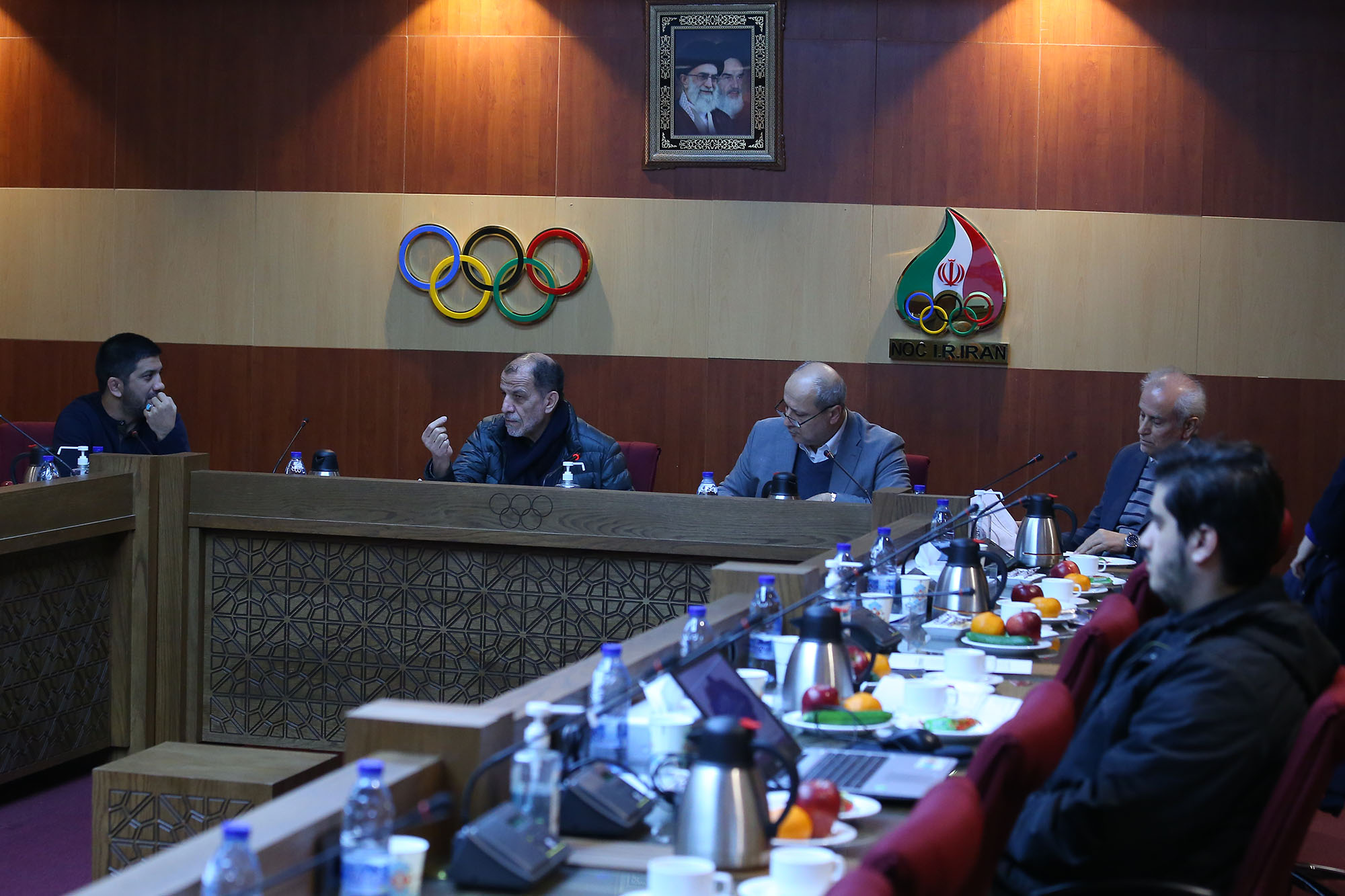 جلسات دی ماه 40