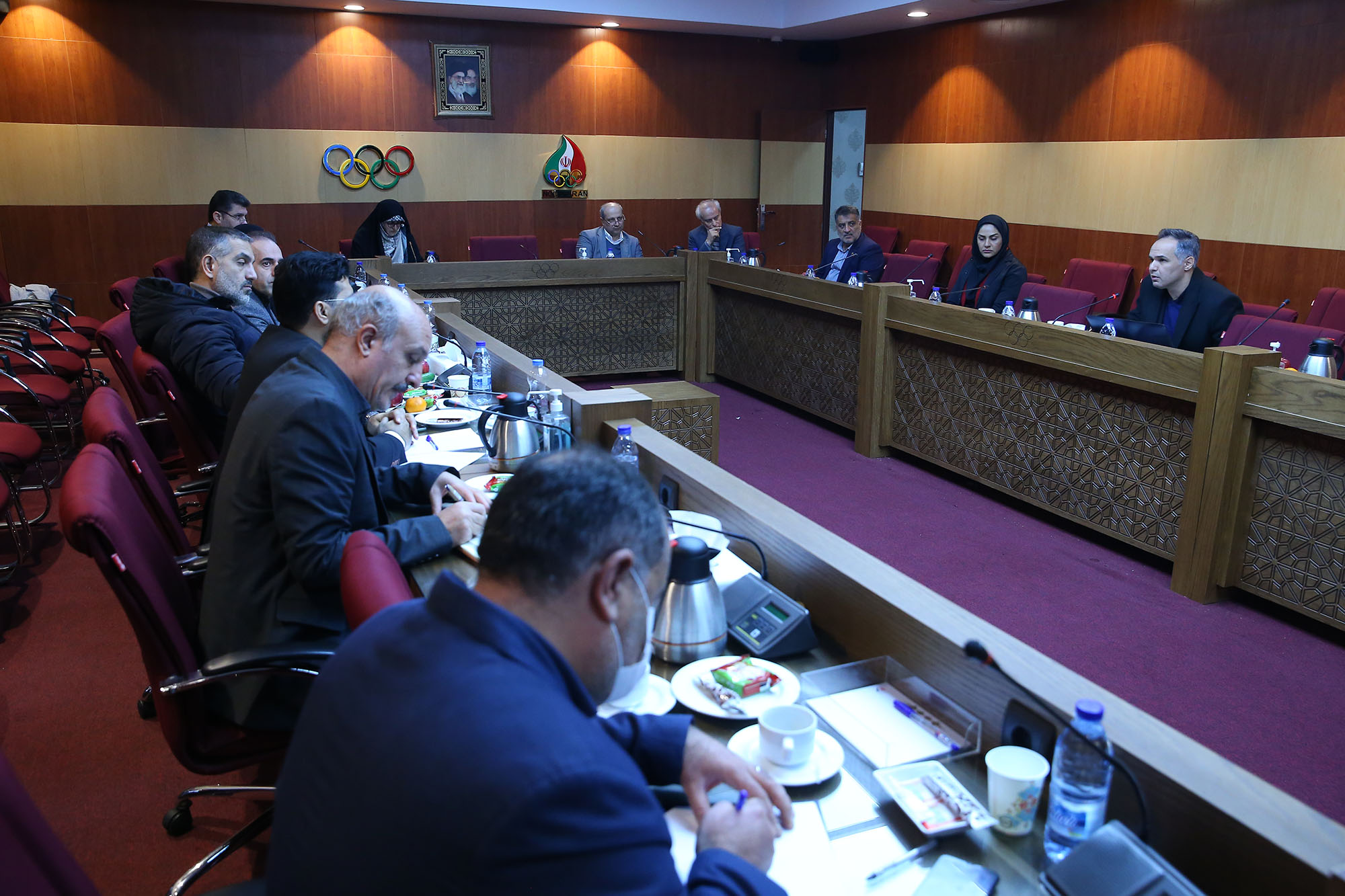 جلسات دی ماه 43