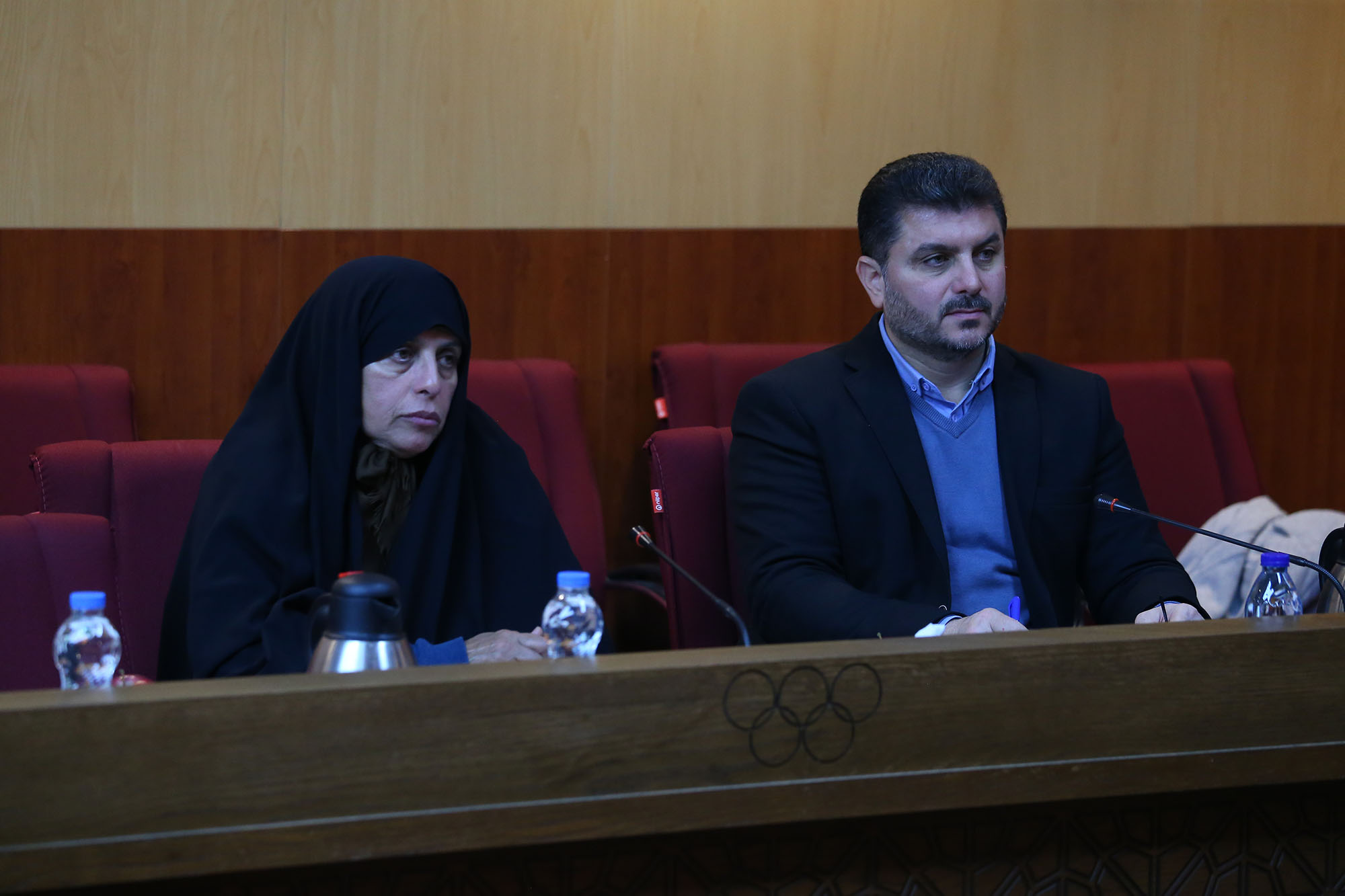 جلسات دی ماه 46