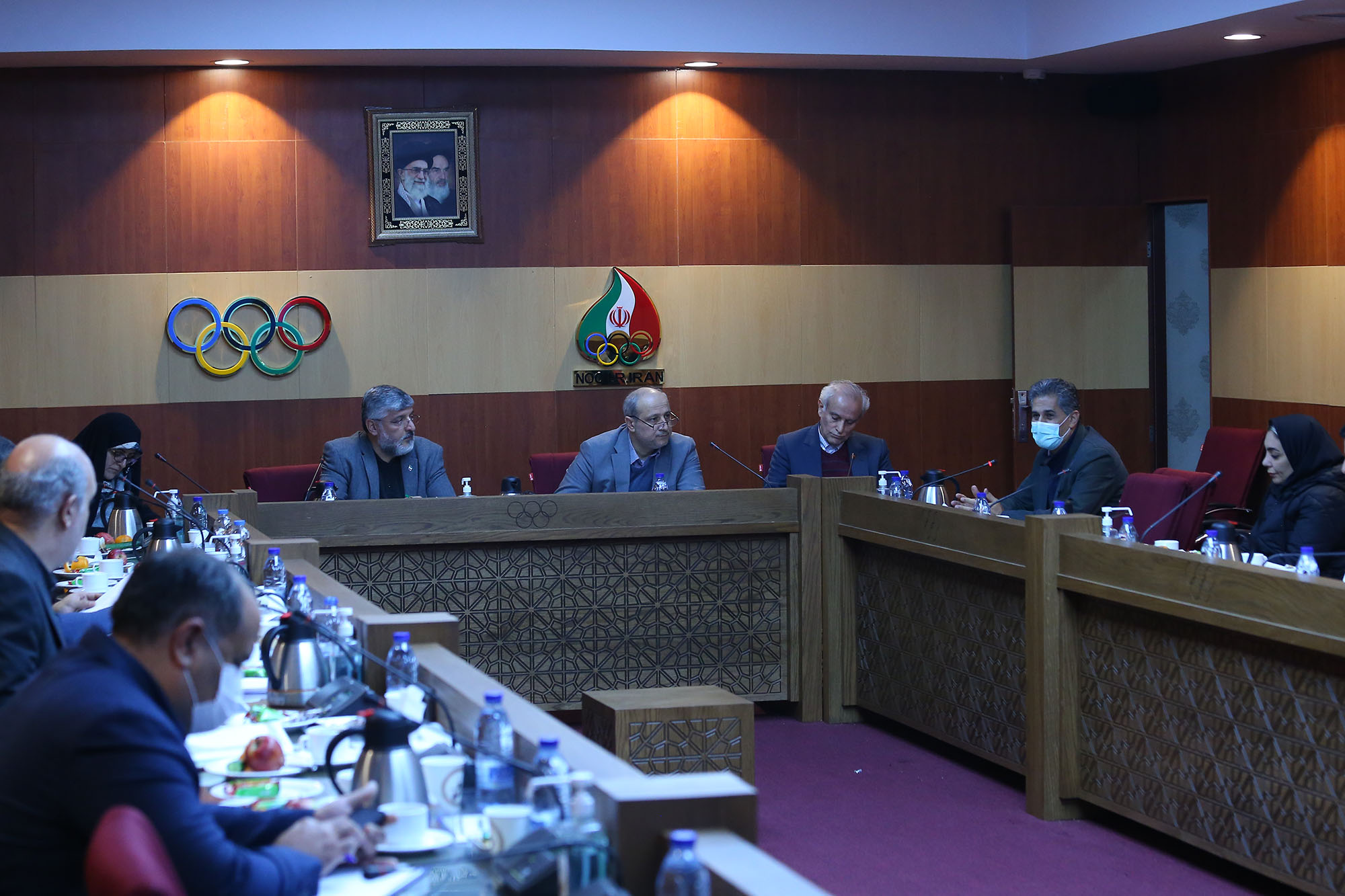 جلسات دی ماه 58