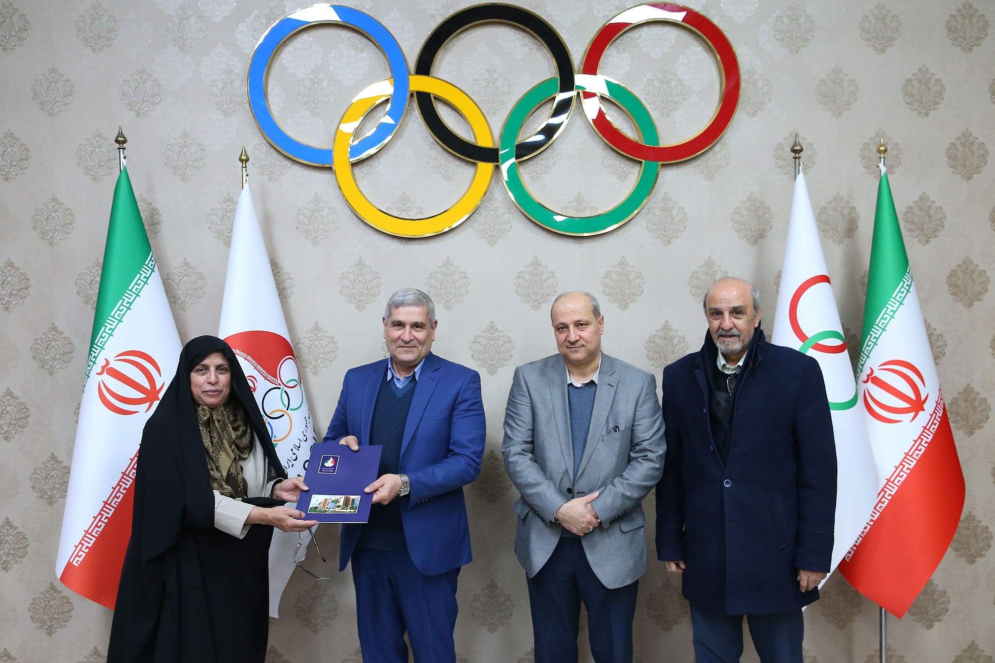 جلسه کمیسیون آموزش و مدیریت 13