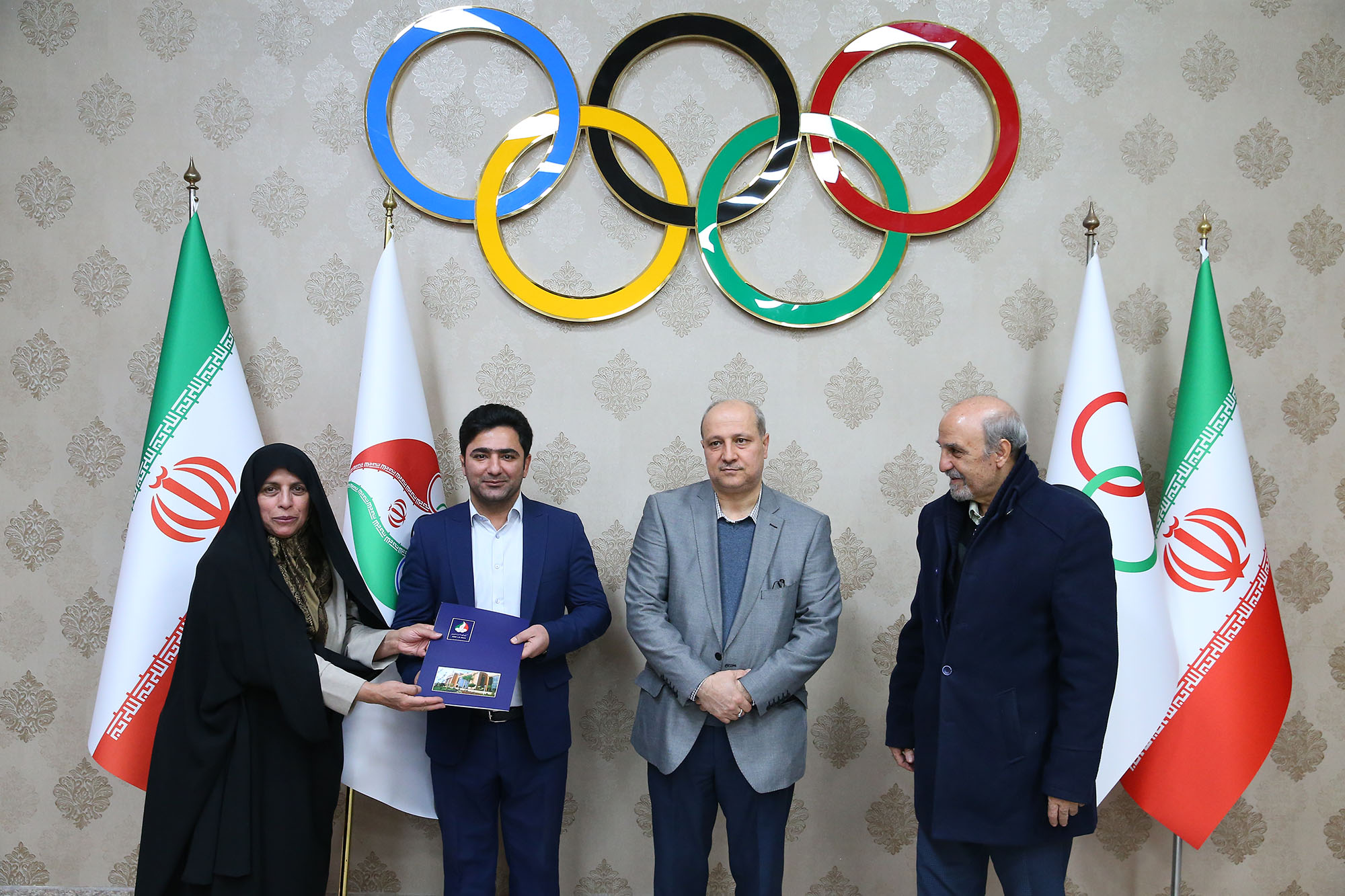 جلسه کمیسیون آموزش و مدیریت 18