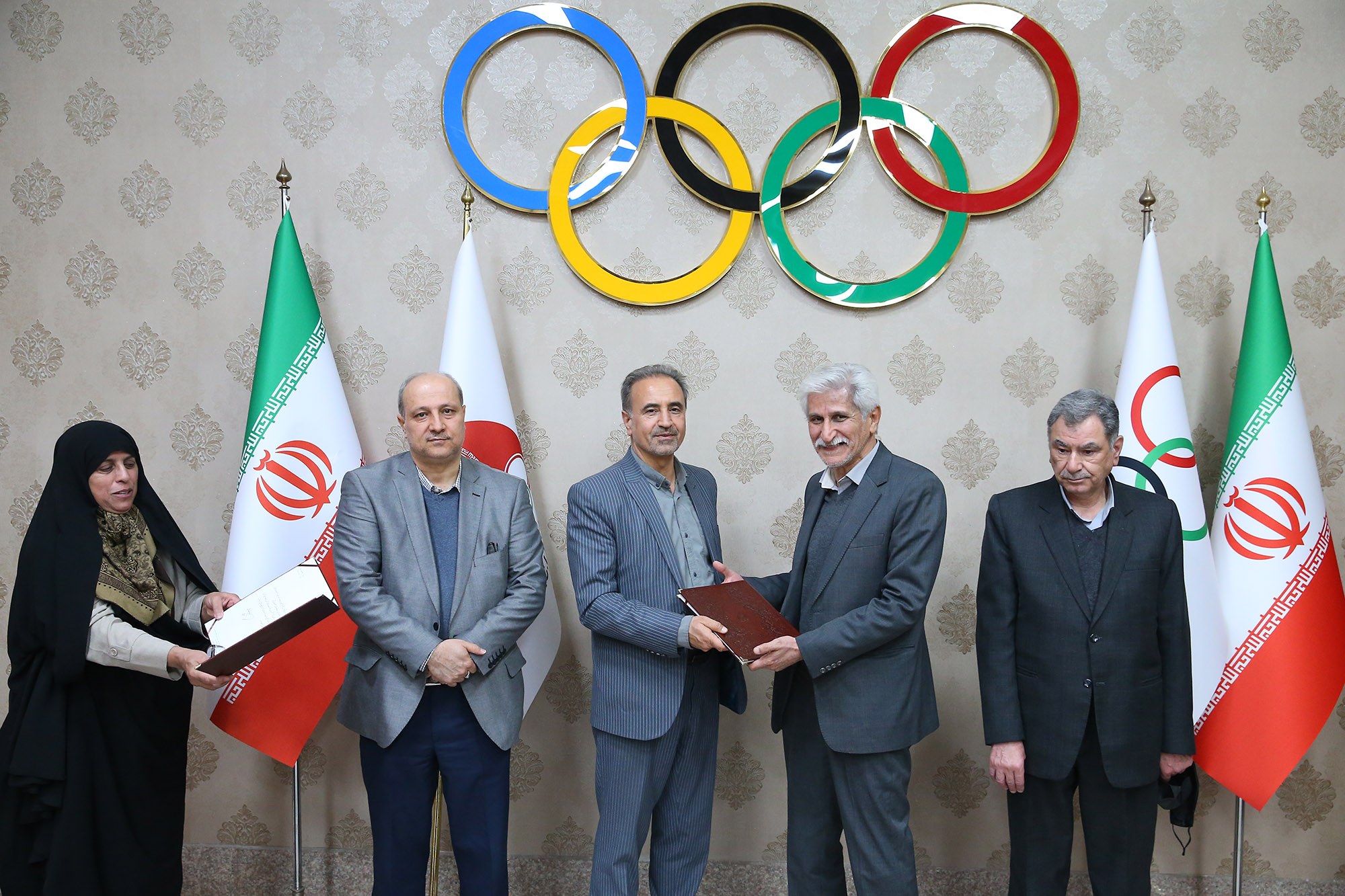 جلسه کمیسیون آموزش و مدیریت 38