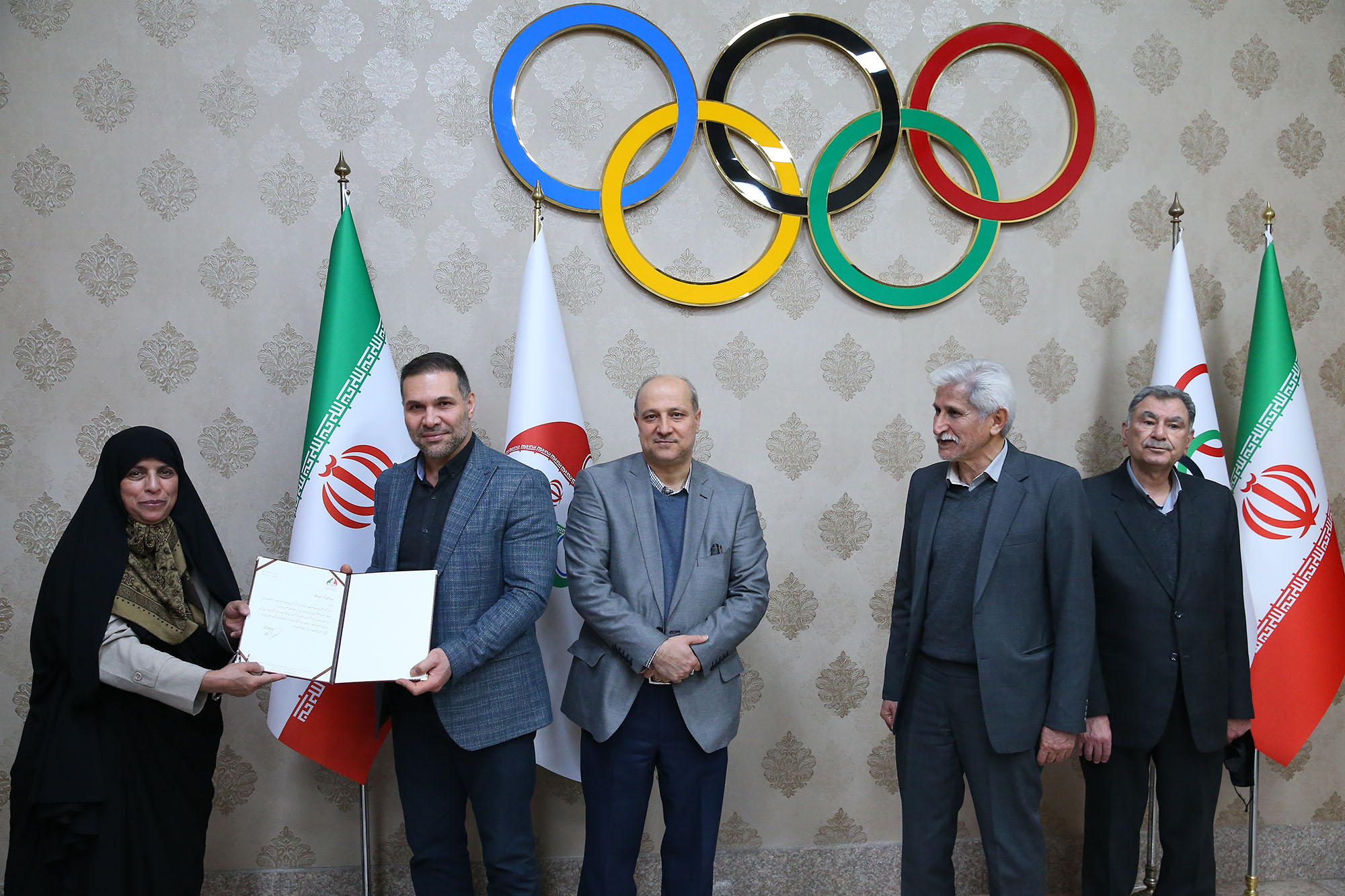 جلسه کمیسیون آموزش و مدیریت 39