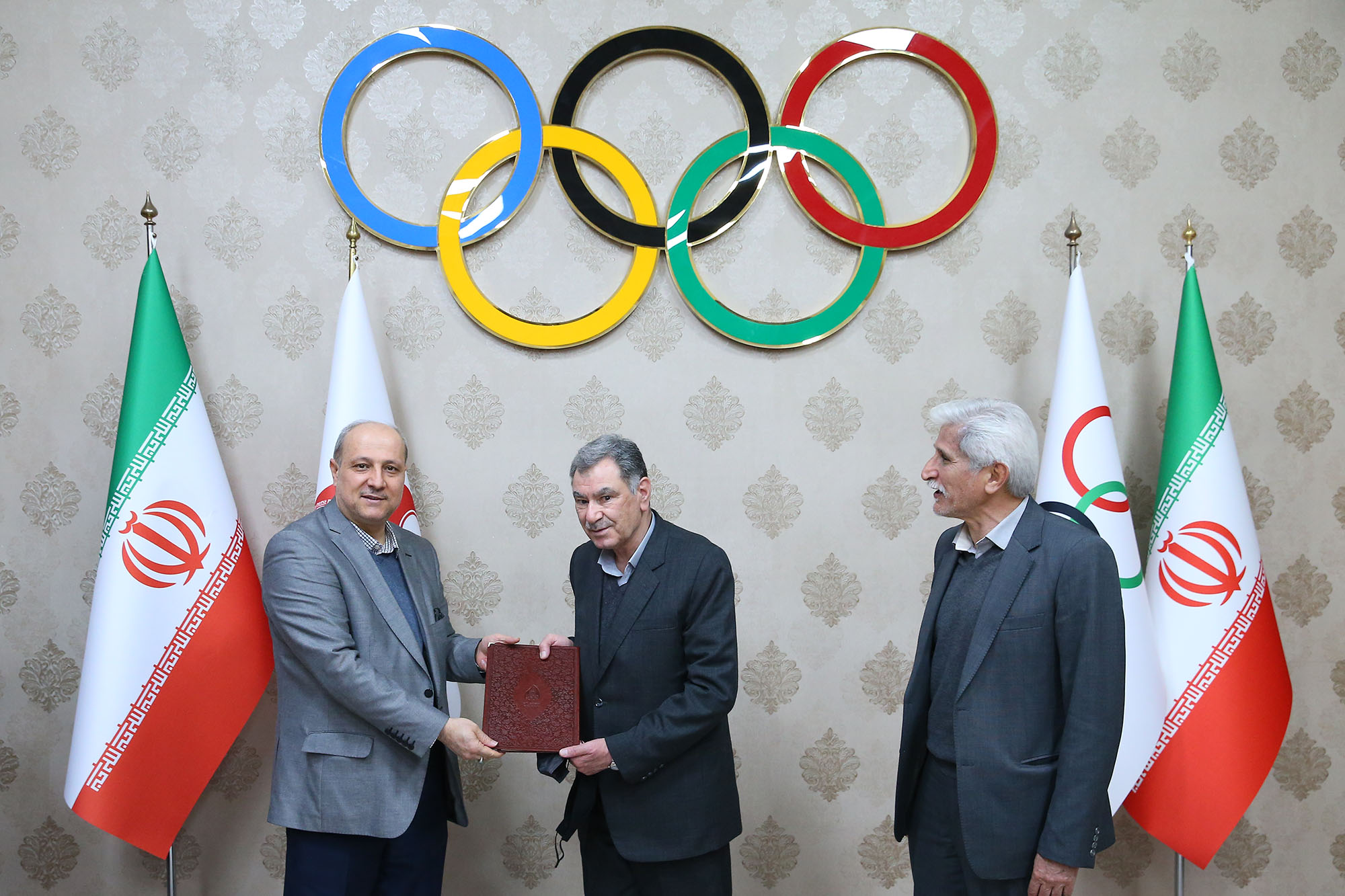 جلسه کمیسیون آموزش و مدیریت 40