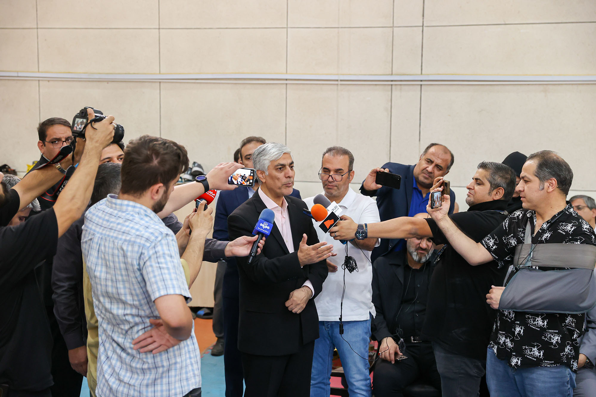 بازدید وزیر ورزش و جوانان و مسولان کمیته ملی المپیک  از اردو تیم ملی ووشو 16