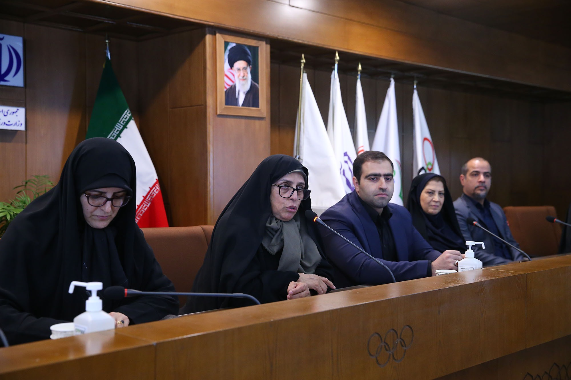 دوره مدیریت رهبری در ورزش زنان 9