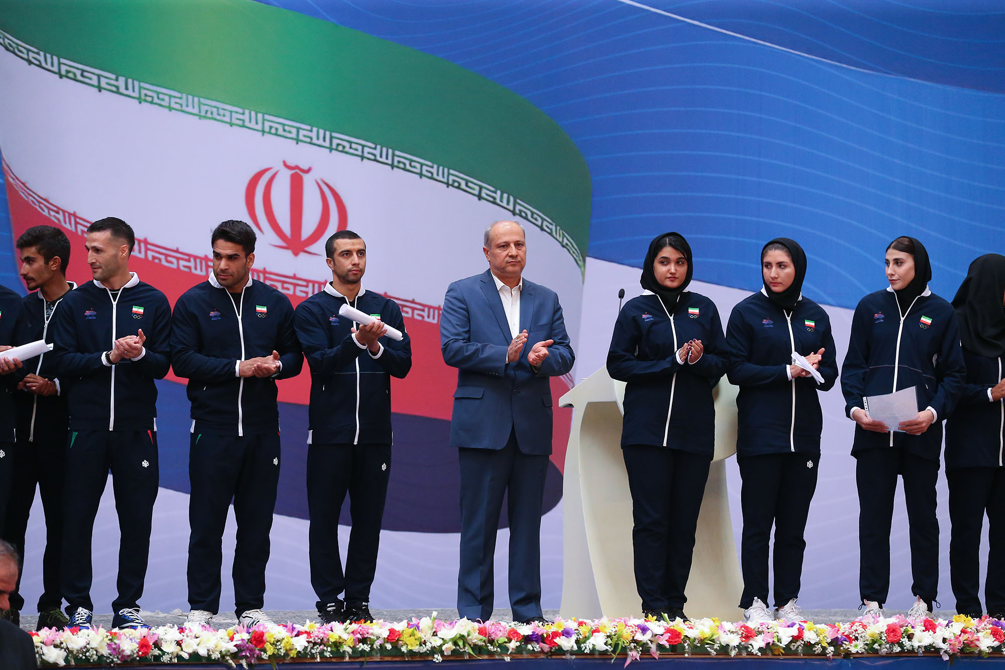 مراسم بدرقه کاروان ورزشی اعزامی به بازی های آسیایی و تقدیر از قهرمانان کشور 16