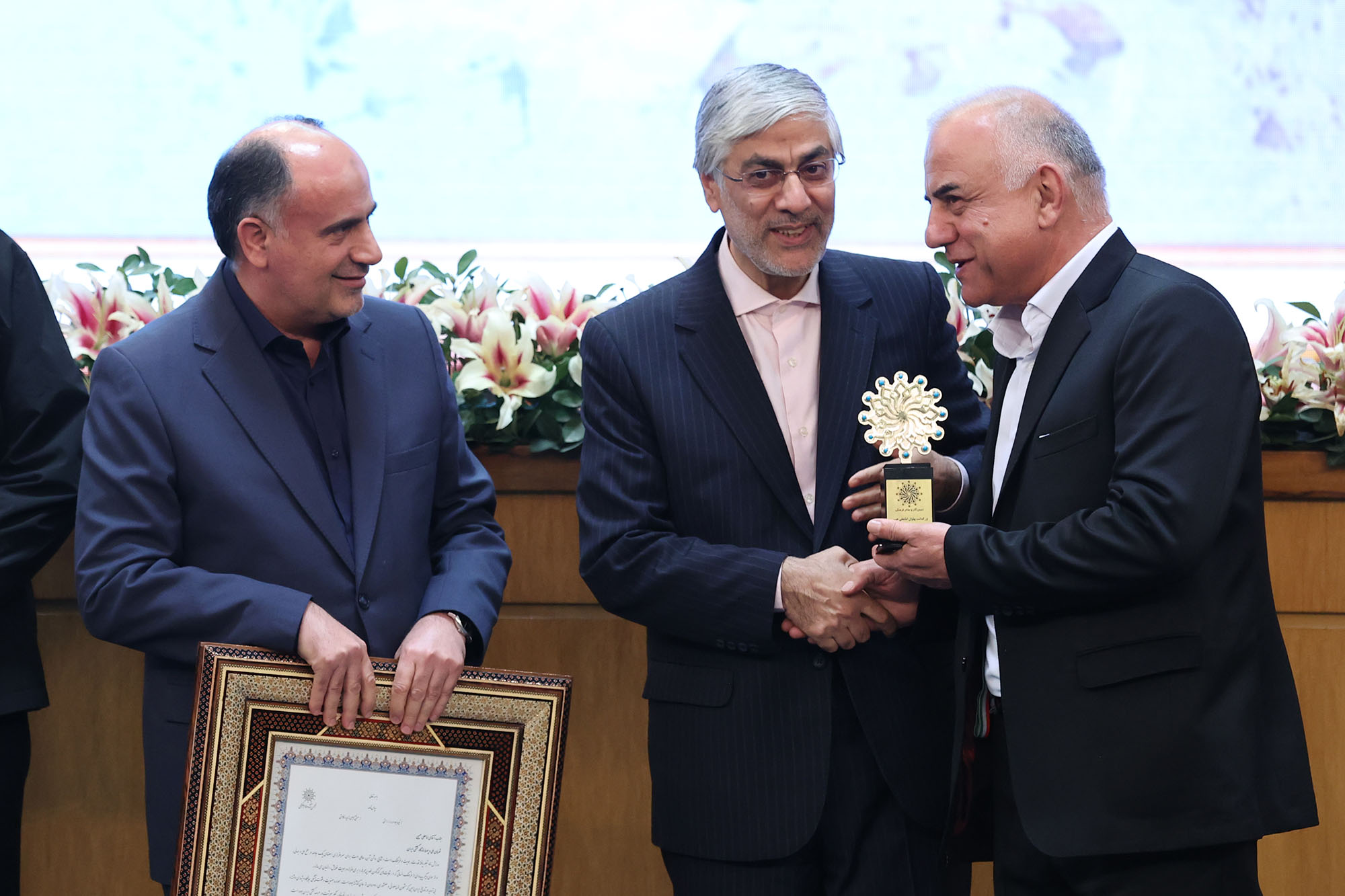 ضیافت سده المپیک ایران 71