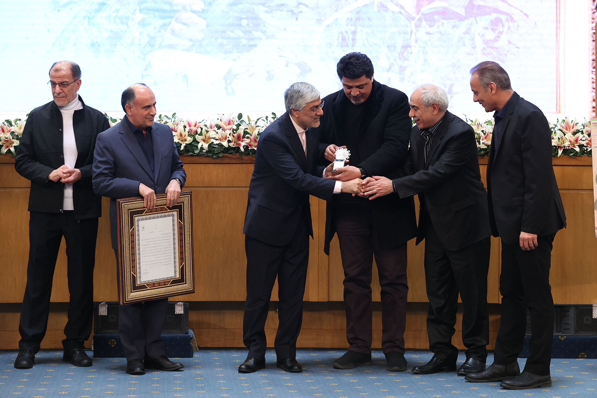 ضیافت سده المپیک ایران 77