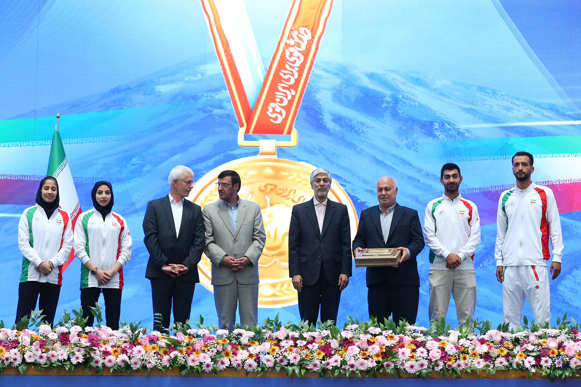 مراسم تجلیل از قهرمانان و مدال آوران سال 1403 6