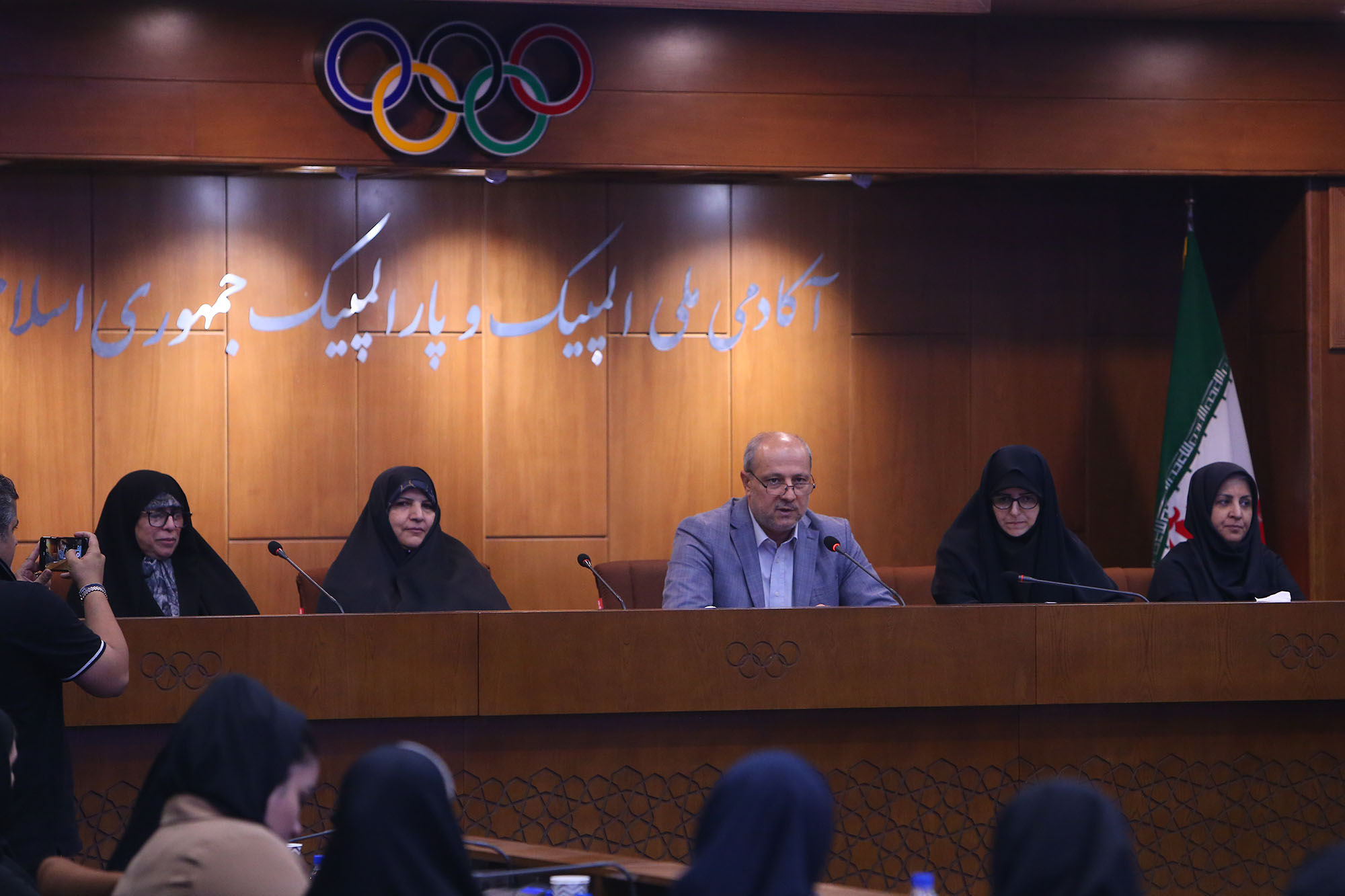 مراسم افتتاحیه سالن ورزشی برتر بانوان 13