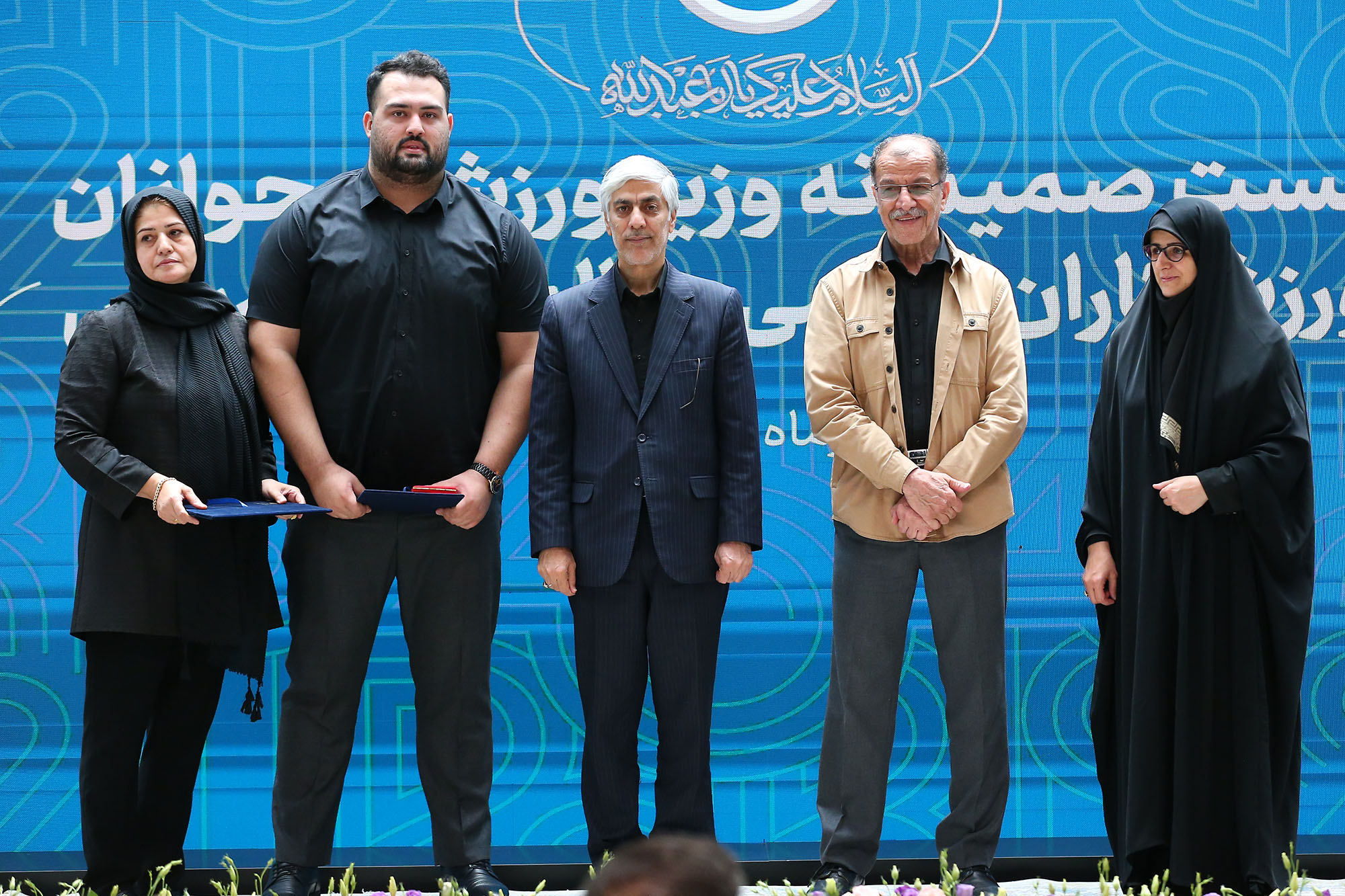 مراسم بدرقه کاروان ورزشی اعزامی به بازی های المپیک پاریس و امضا تفاهم نامه ورزشی با آستان قدس رضوی 14