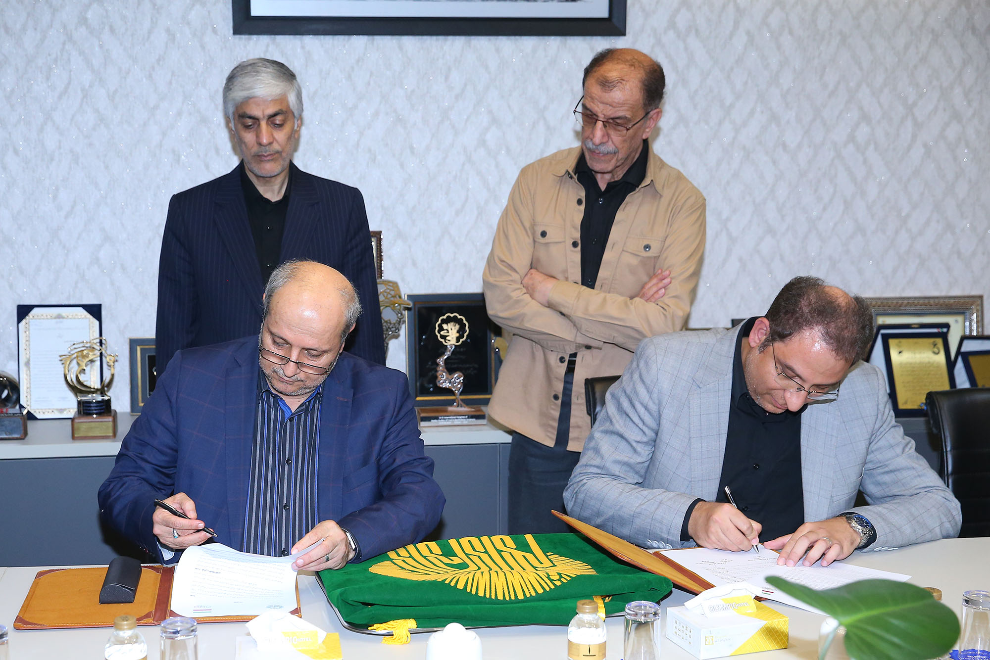 مراسم بدرقه کاروان ورزشی اعزامی به بازی های المپیک پاریس و امضا تفاهم نامه ورزشی با آستان قدس رضوی 51