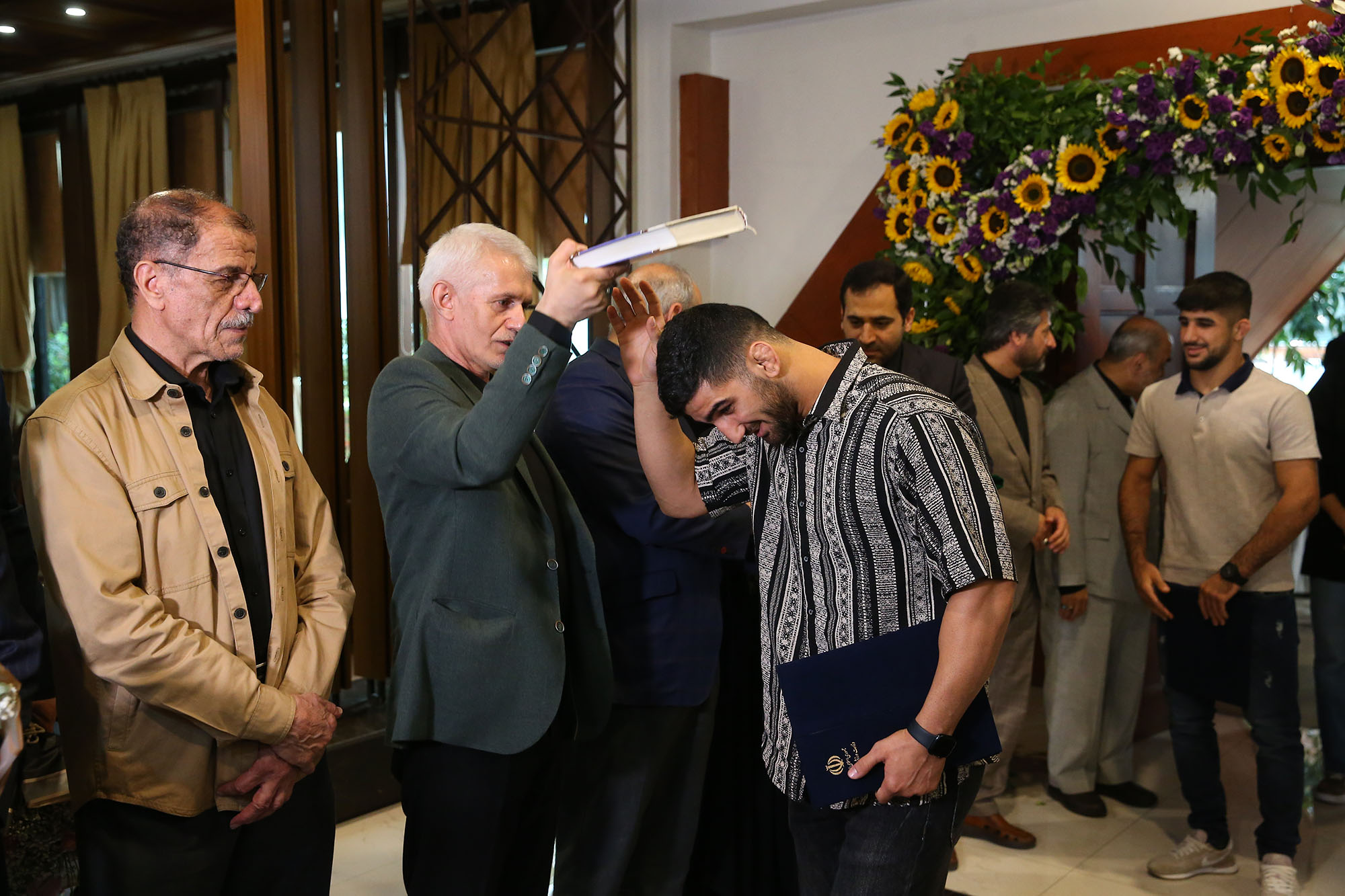 مراسم بدرقه کاروان ورزشی اعزامی به بازی های المپیک پاریس و امضا تفاهم نامه ورزشی با آستان قدس رضوی 57