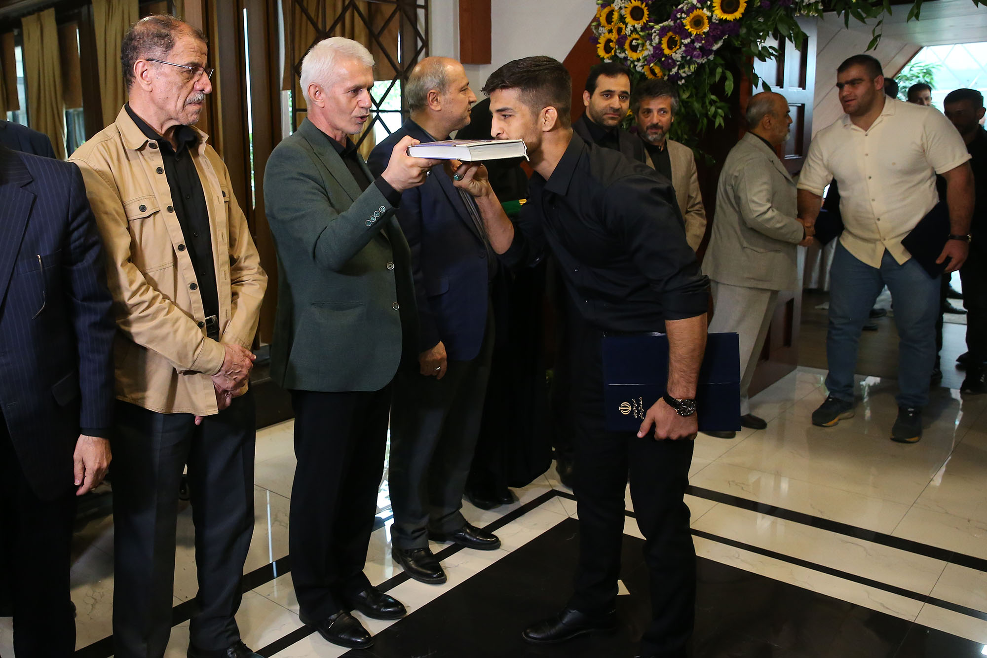 مراسم بدرقه کاروان ورزشی اعزامی به بازی های المپیک پاریس و امضا تفاهم نامه ورزشی با آستان قدس رضوی 59