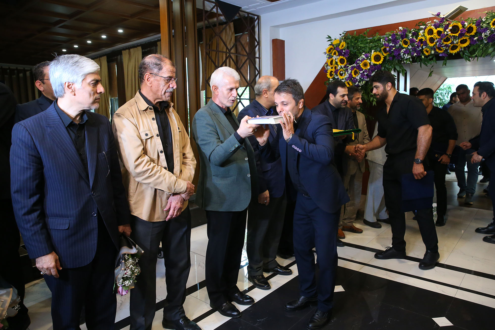 مراسم بدرقه کاروان ورزشی اعزامی به بازی های المپیک پاریس و امضا تفاهم نامه ورزشی با آستان قدس رضوی 61