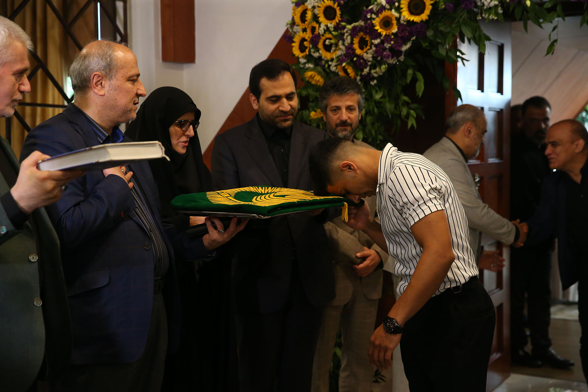 مراسم بدرقه کاروان ورزشی اعزامی به بازی های المپیک پاریس و امضا تفاهم نامه ورزشی با آستان قدس رضوی 63